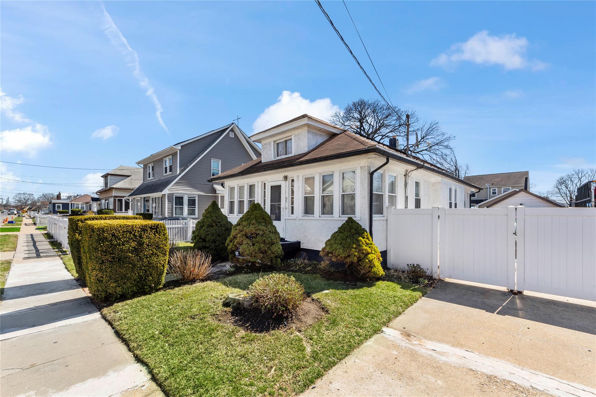 20 E Greenwich Avenue, Roosevelt, New York image 20