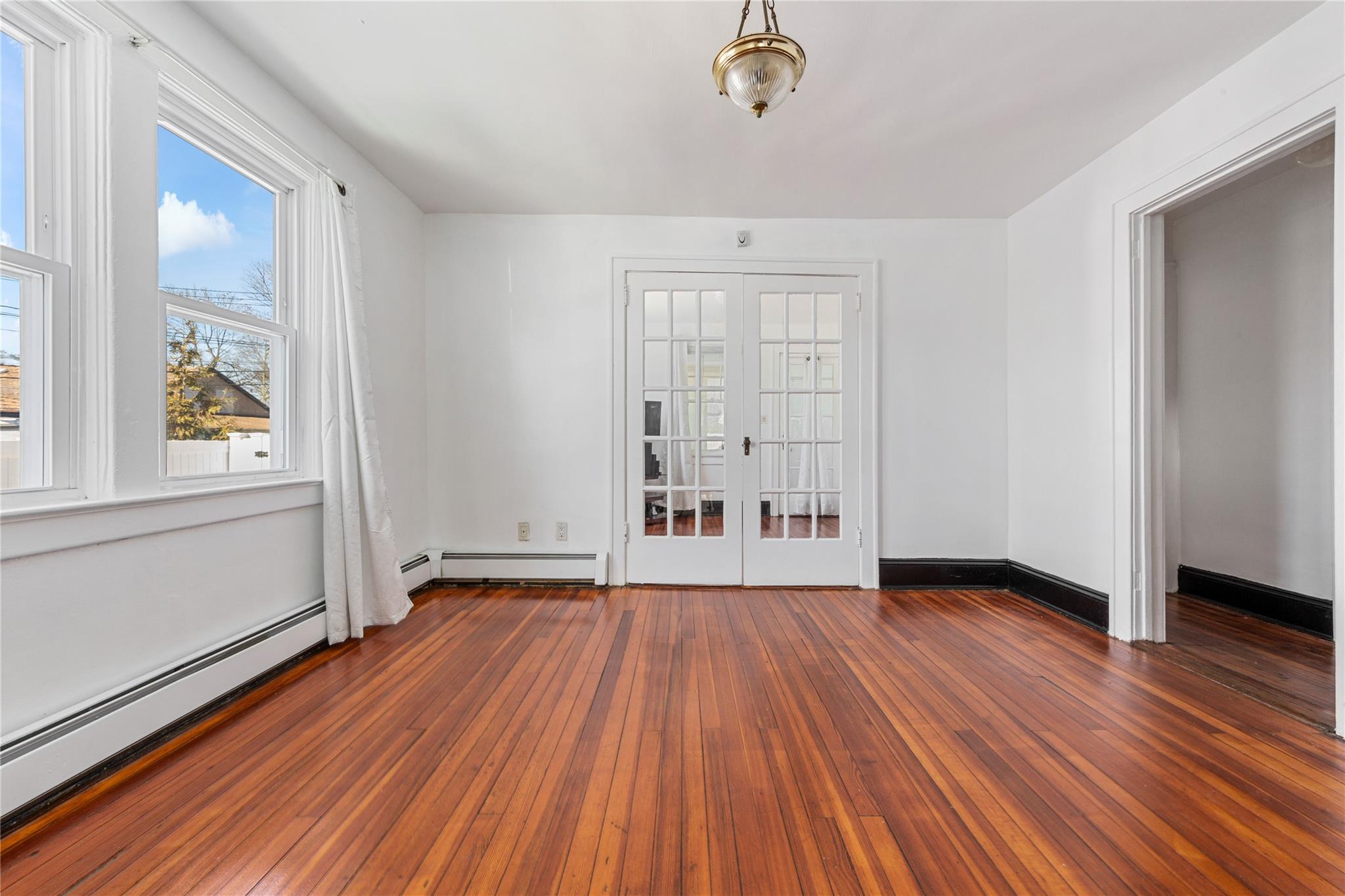 20 E Greenwich Avenue, Roosevelt, New York image 6