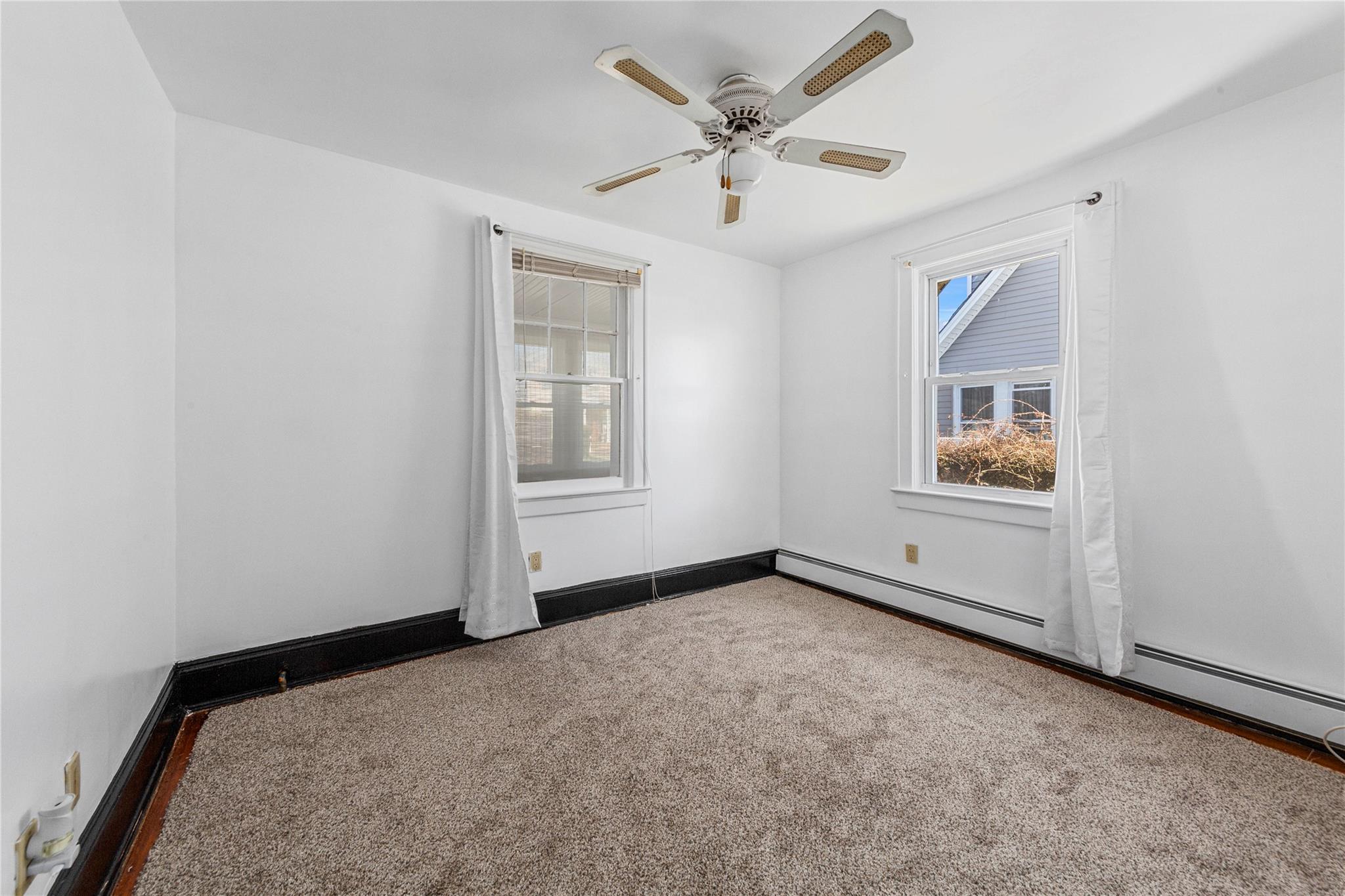 20 E Greenwich Avenue, Roosevelt, New York image 12