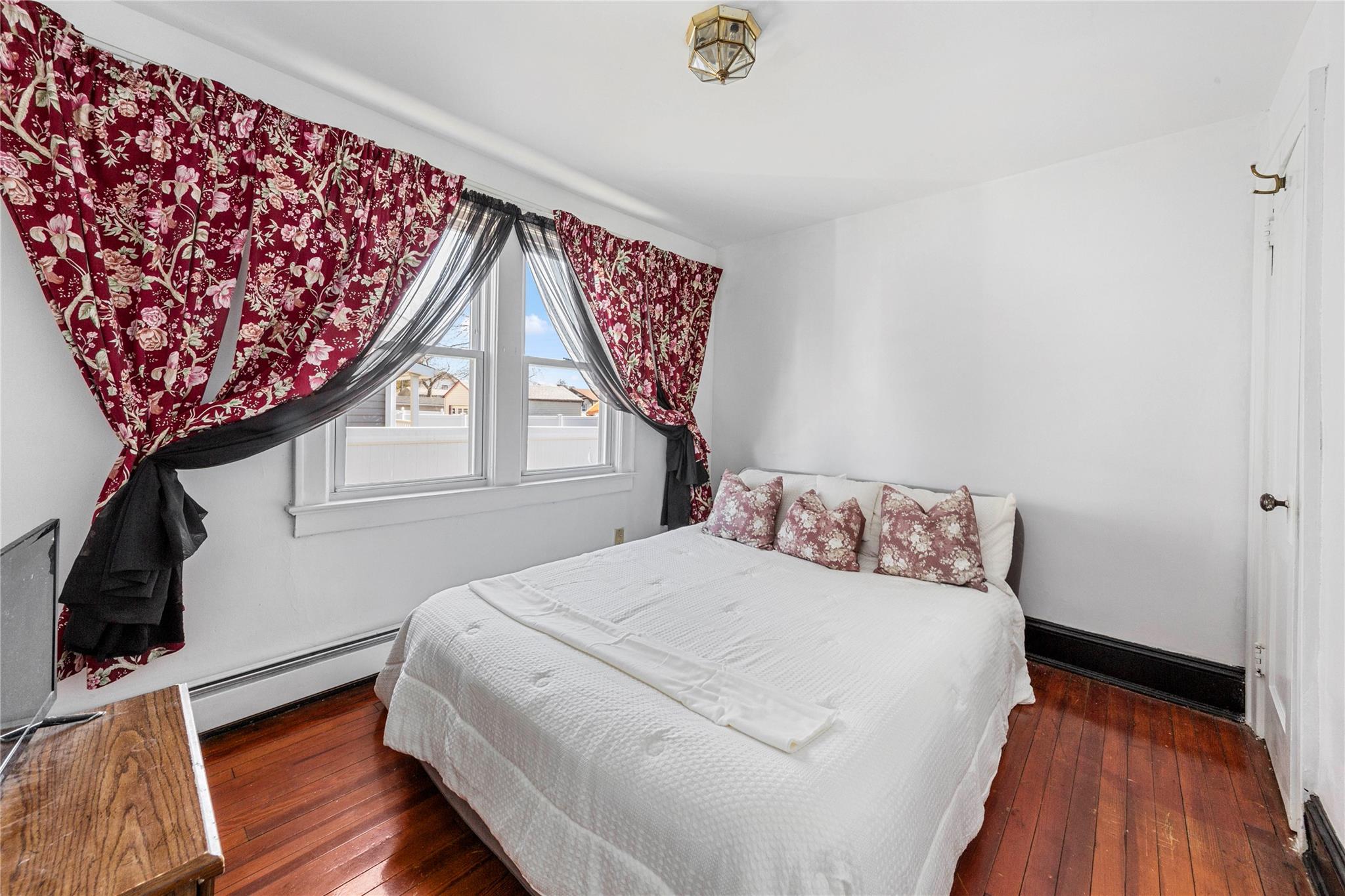 20 E Greenwich Avenue, Roosevelt, New York image 11