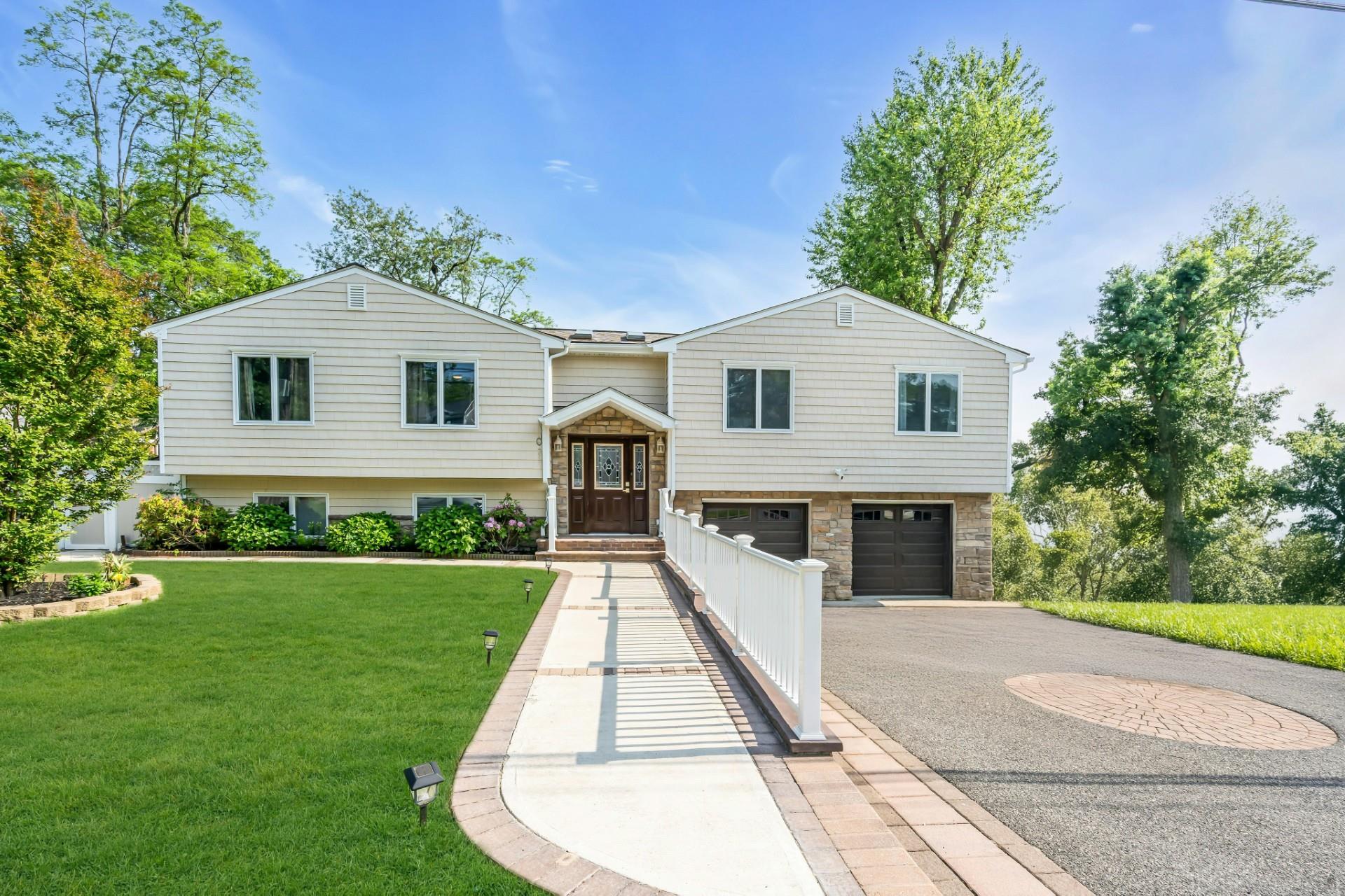 Property for Sale at Manchester Road, Huntington, Hamptons, NY - Bedrooms: 5 
Bathrooms: 3  - $918,000