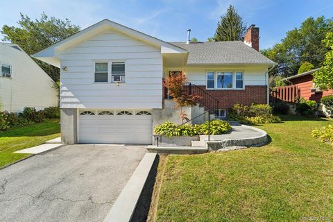 Photo of 252 County Center Road, White Plains, NY 10603 (MLS # 920443)
