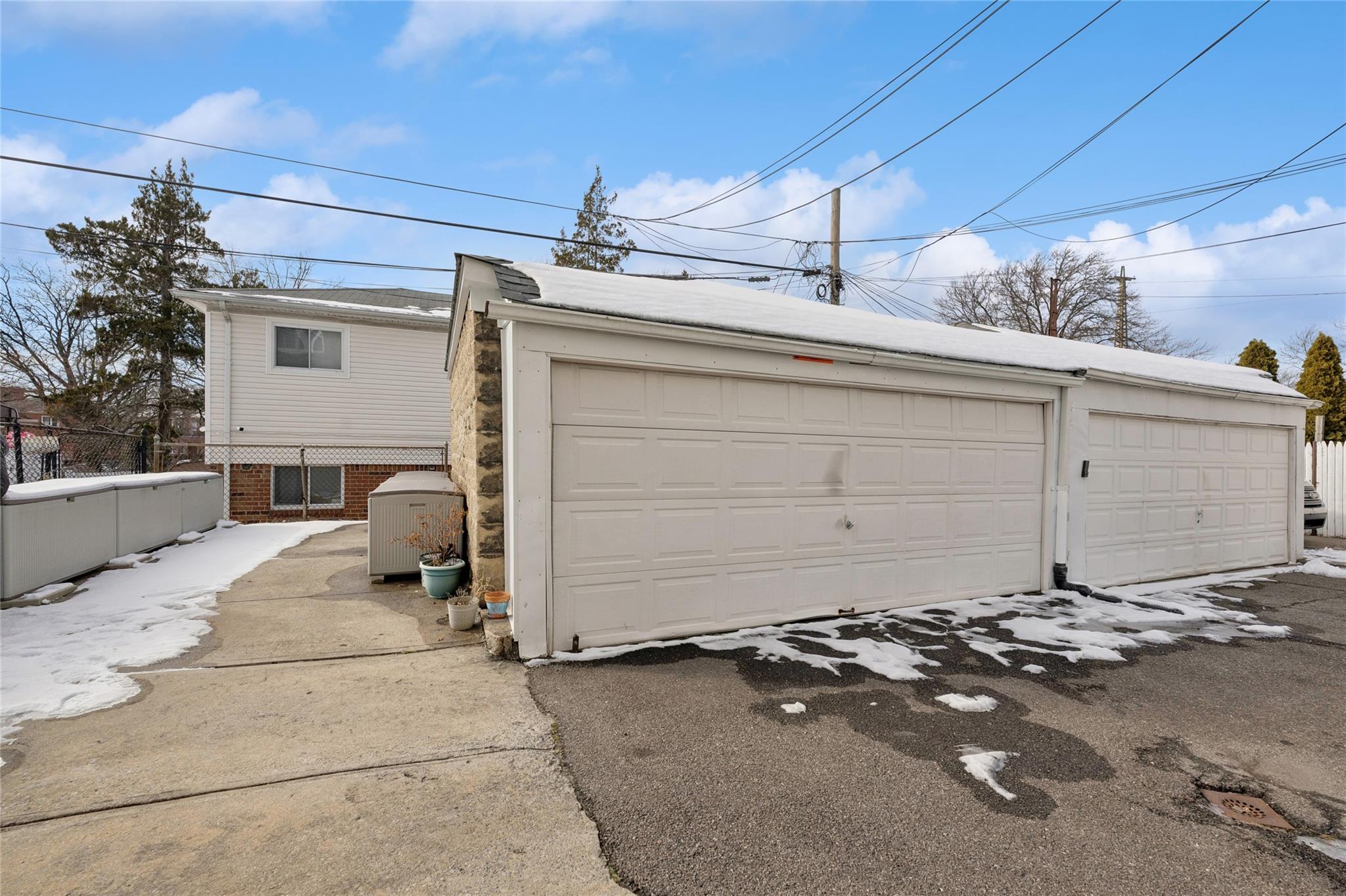 39-10 201 Street