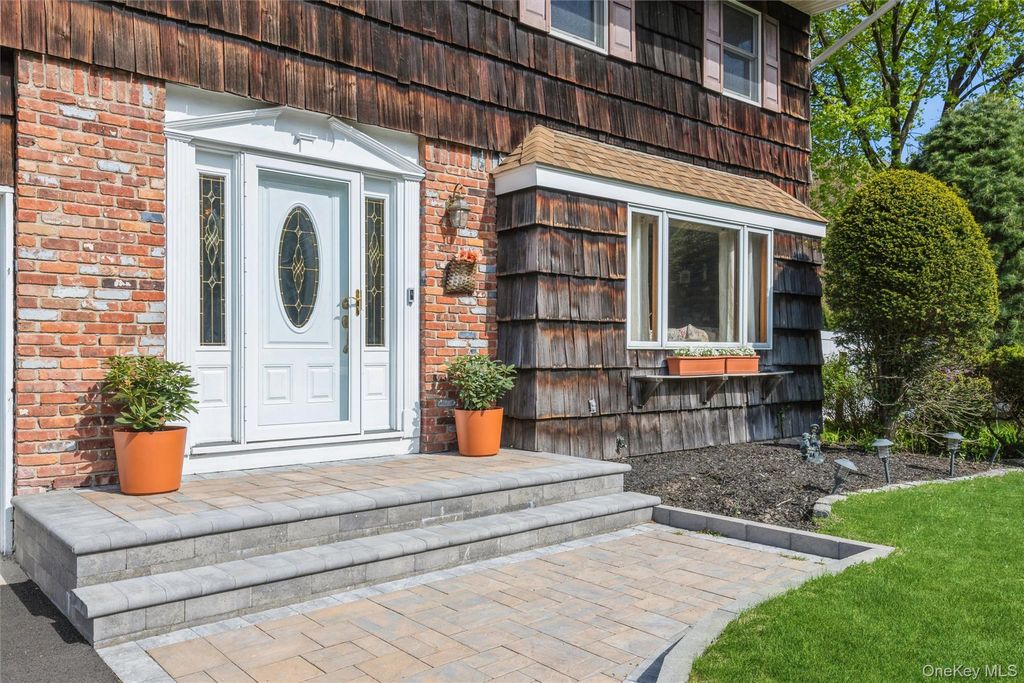 Photo of 19 Heather Drive, Kings Park, NY 11754 (MLS # 991082)