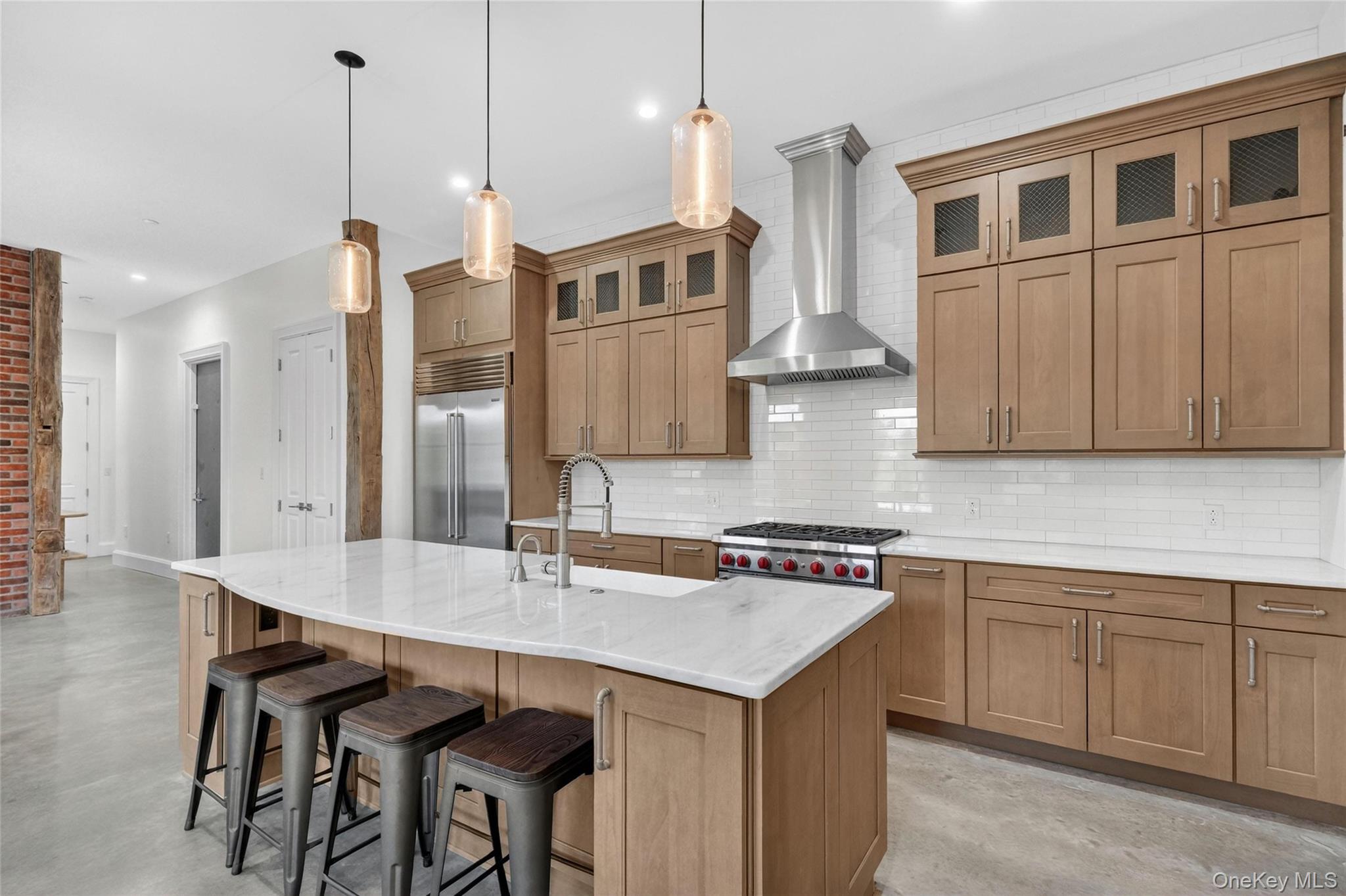 226 Main Street 402