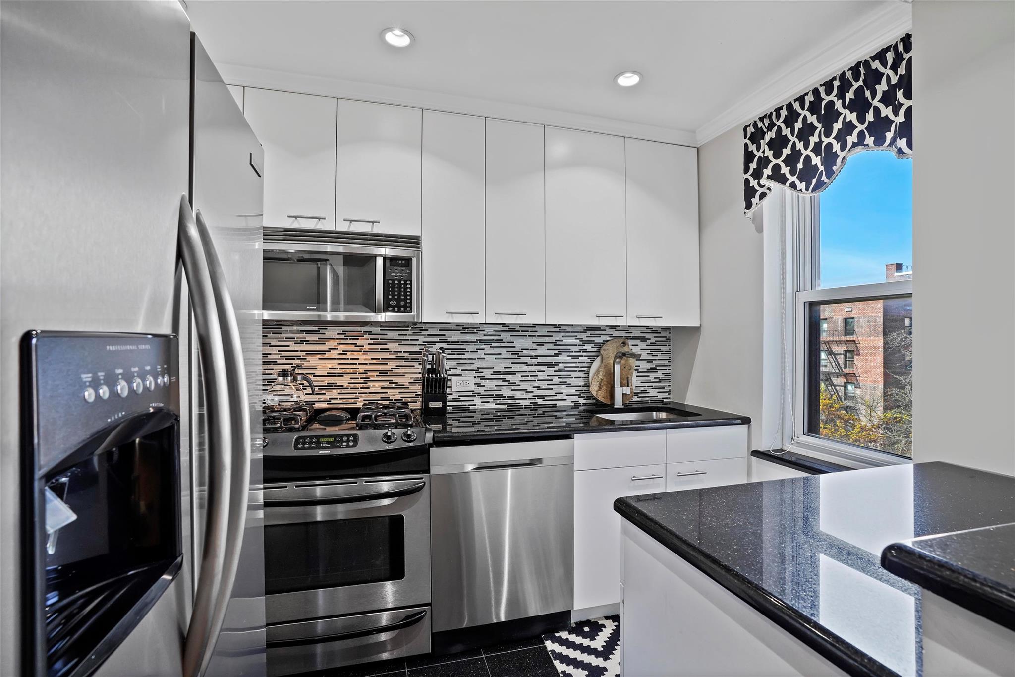 5221 65th Place #6N, Maspeth, New York image 5