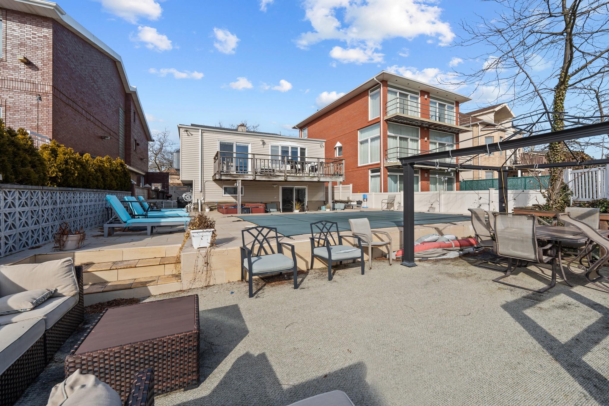 299 Whitman Drive, Brooklyn, New York image 28