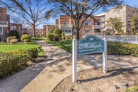 250 Central Avenue C111 Lawrence NY 11559