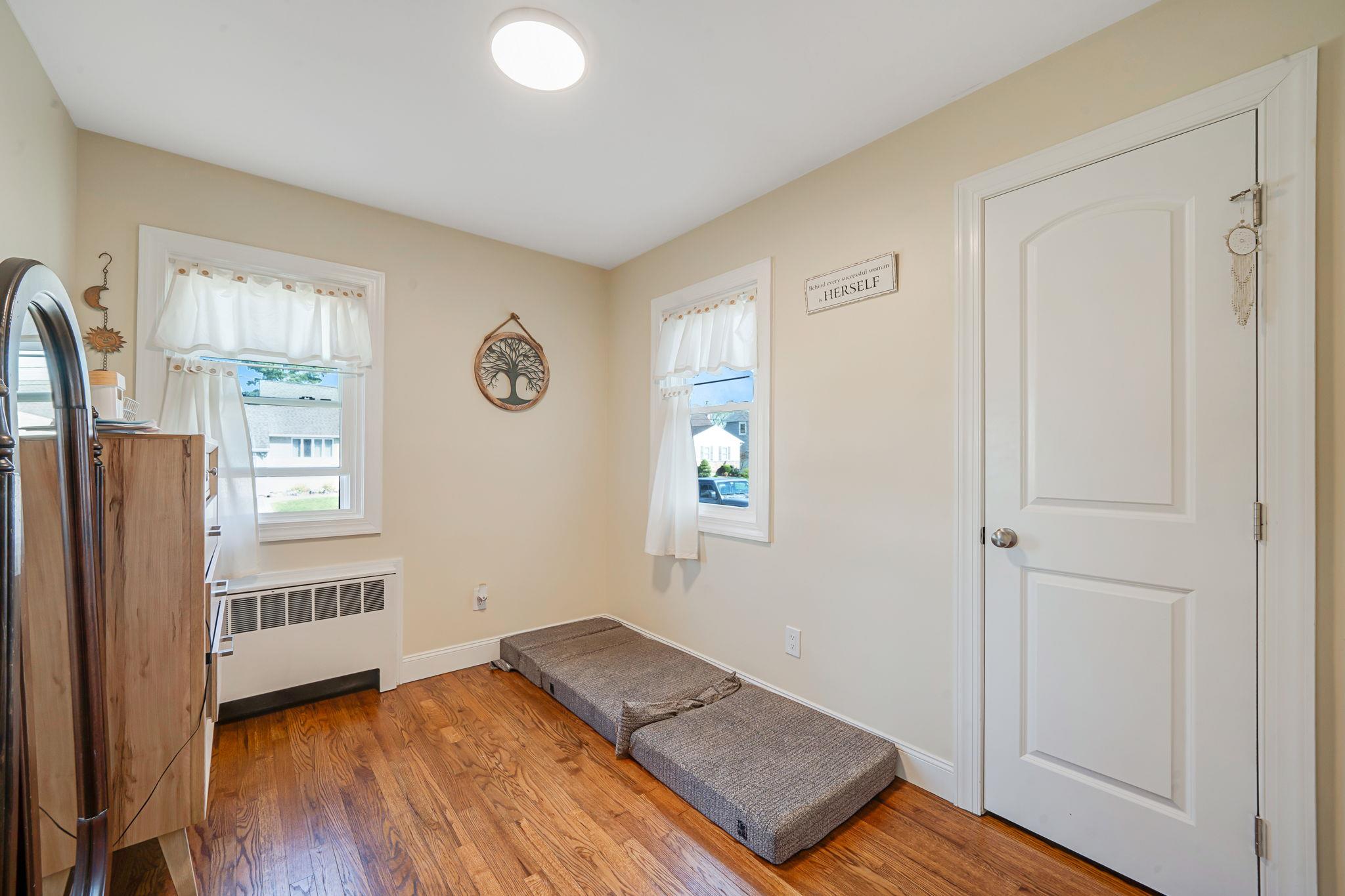 546 S Chicot Avenue, West Islip, New York image 14