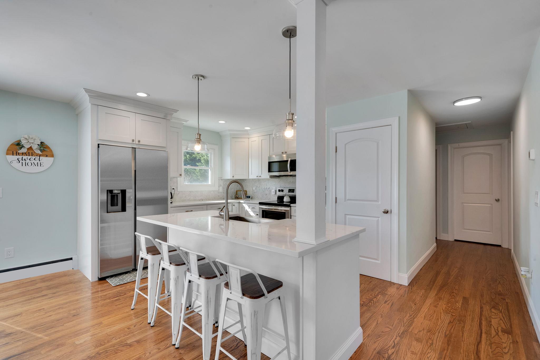 546 S Chicot Avenue, West Islip, New York image 8