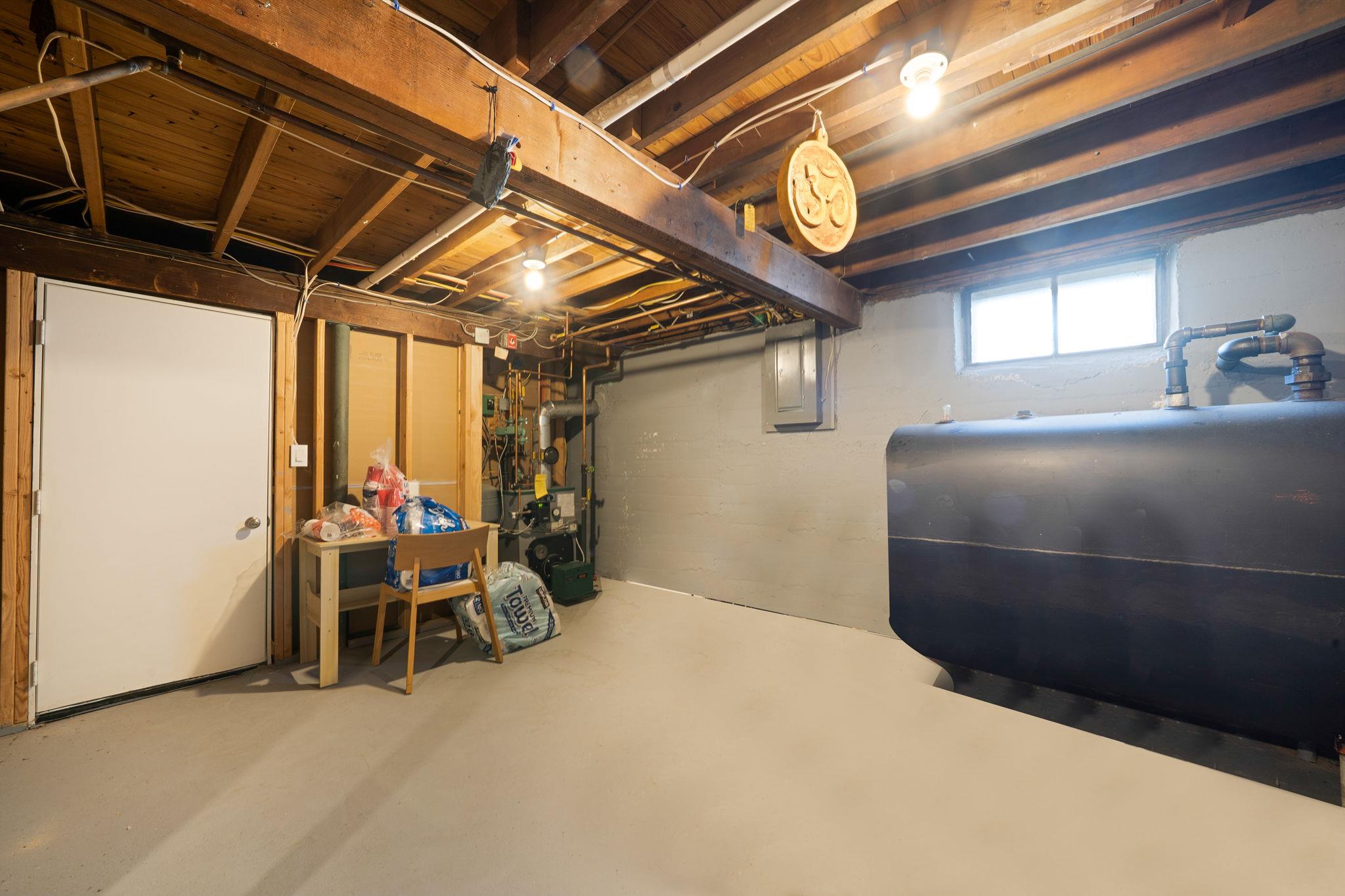 546 S Chicot Avenue, West Islip, New York image 23