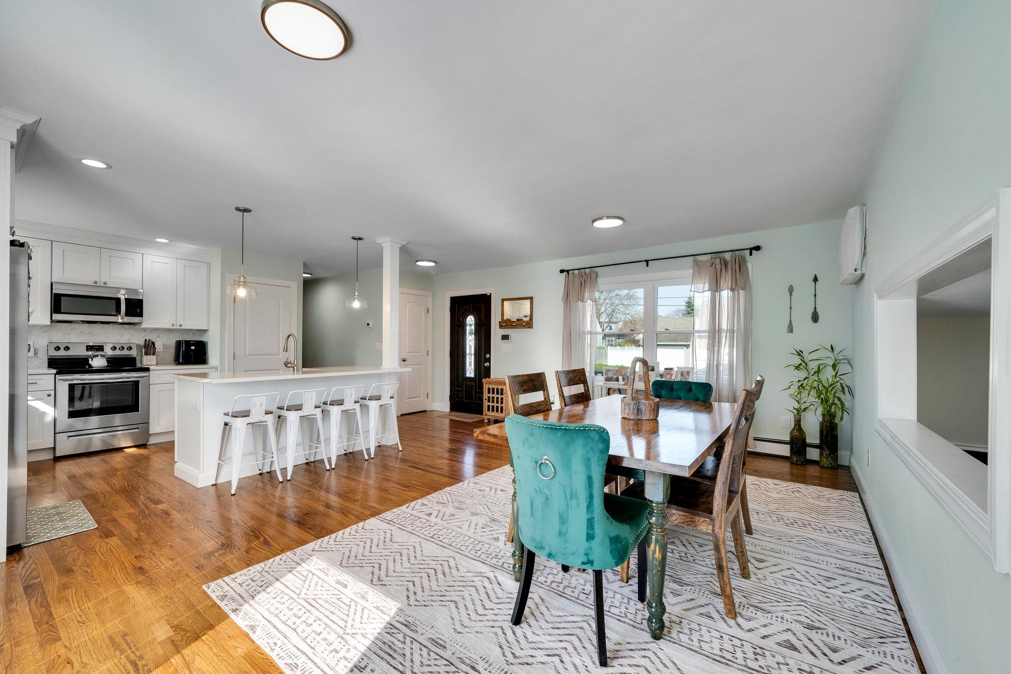 546 S Chicot Avenue, West Islip, New York image 11