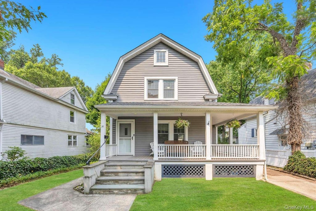 Photo of 14 Jefferson Street, Port Washington, NY 11050 (MLS # 1028217)