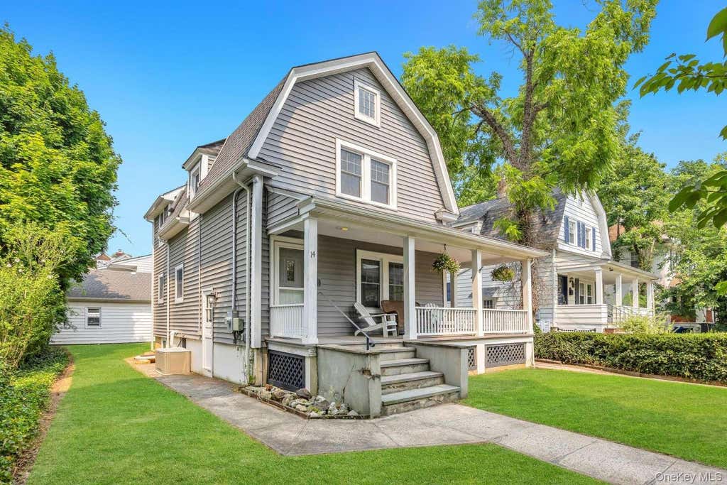 Photo of 14 Jefferson Street, Port Washington, NY 11050 (MLS # 1028217)