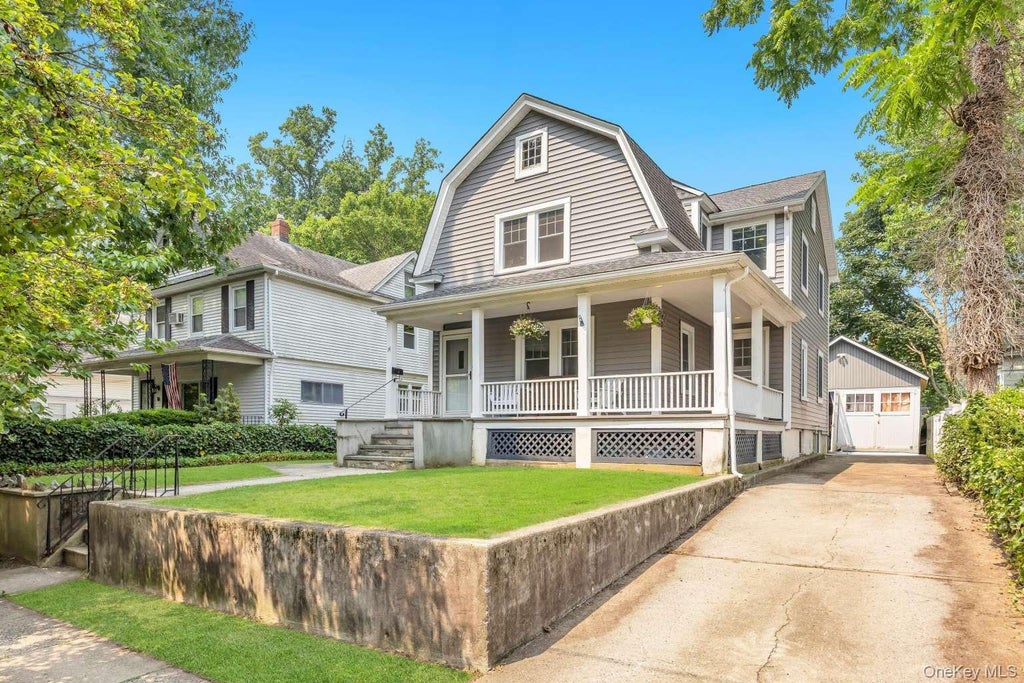 Photo of 14 Jefferson Street, Port Washington, NY 11050 (MLS # 1028217)