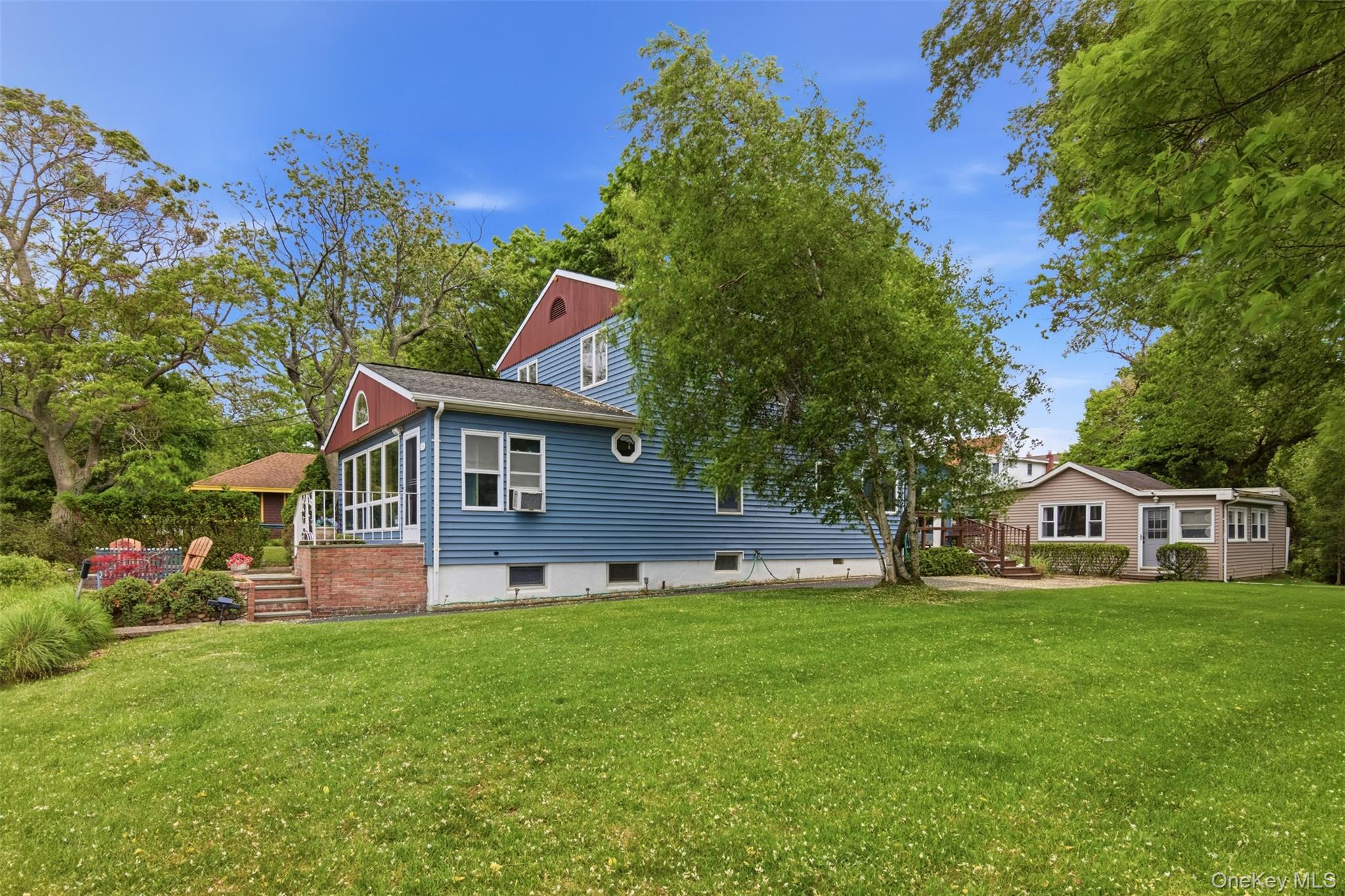 120 Soundview Drive