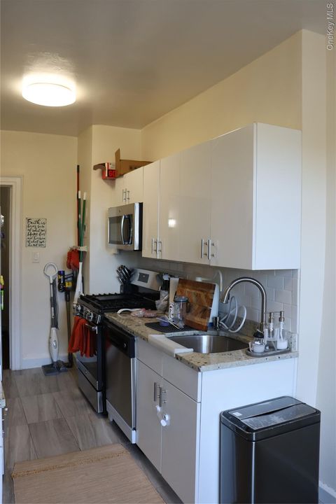 Photo of 47 N Central Avenue #3K, Hartsdale, NY 10530 (MLS # 966411)