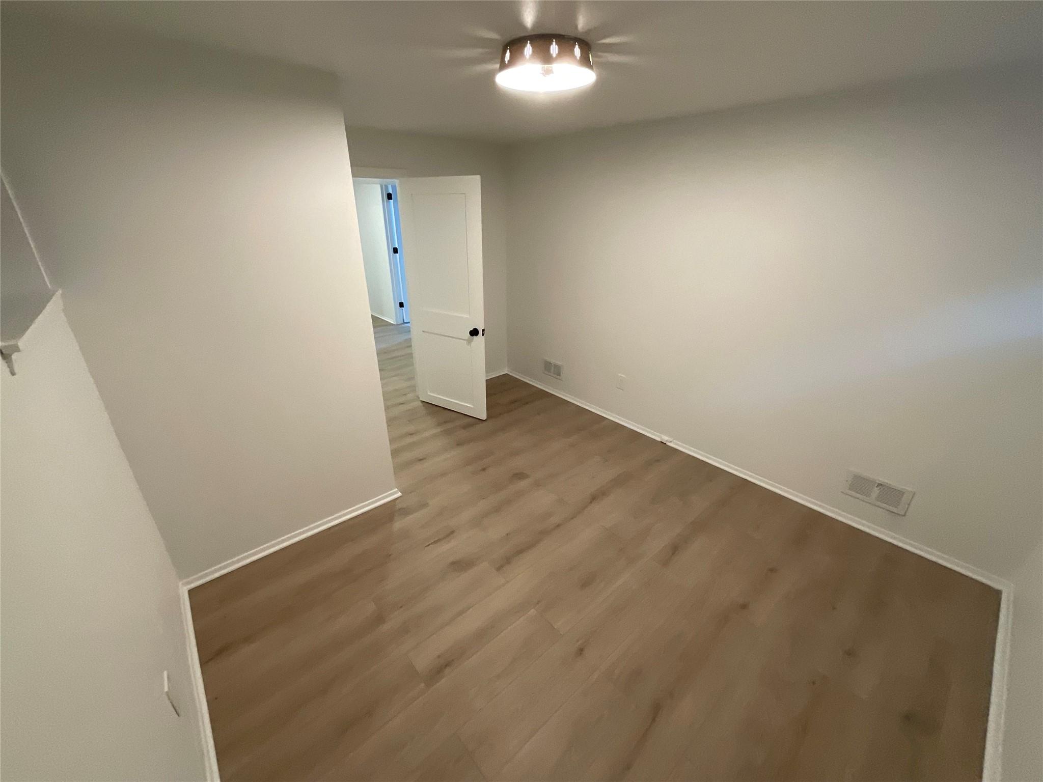 289 Birch Drive, Roslyn, New York image 32
