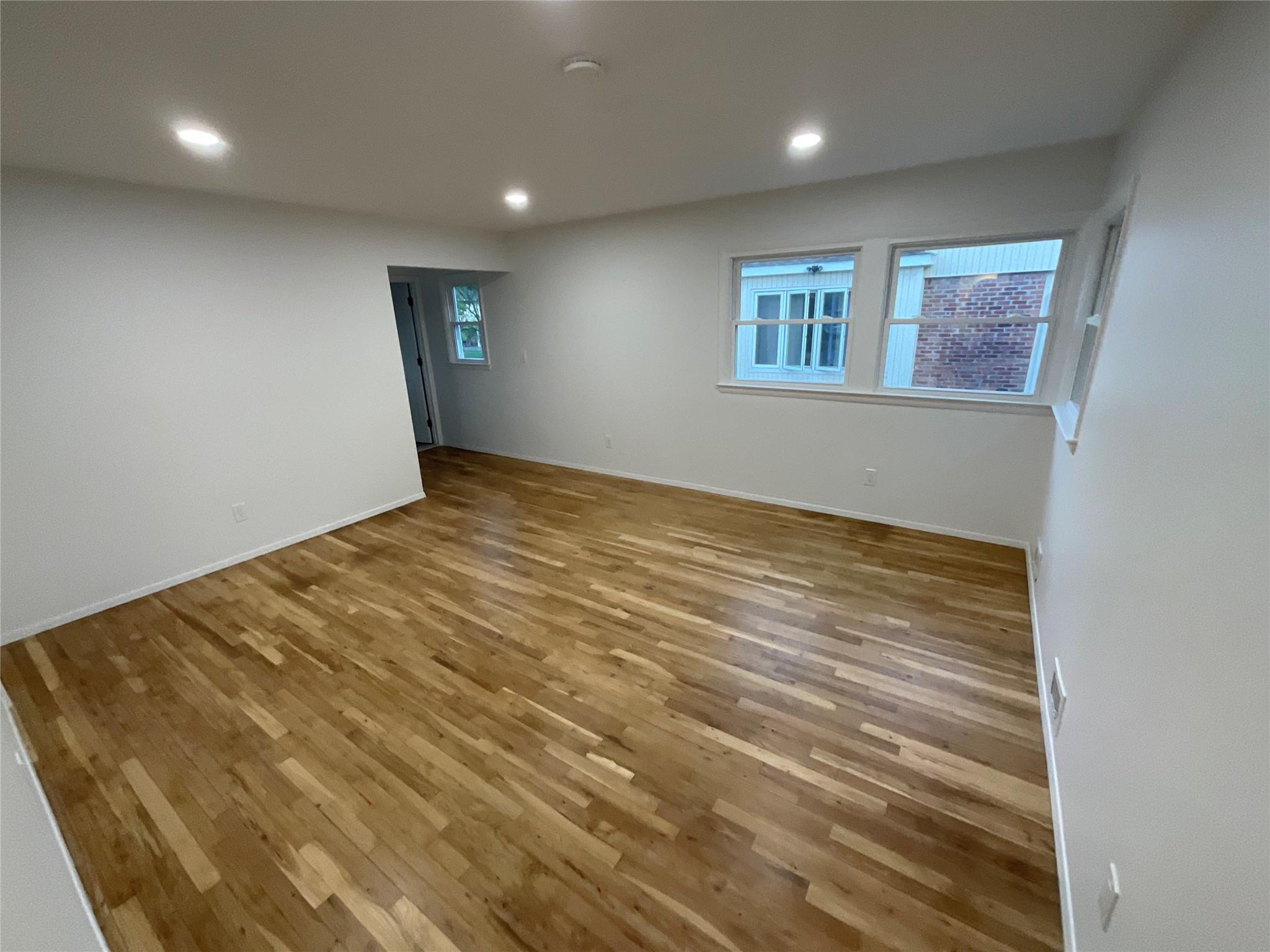 289 Birch Drive, Roslyn, New York image 19