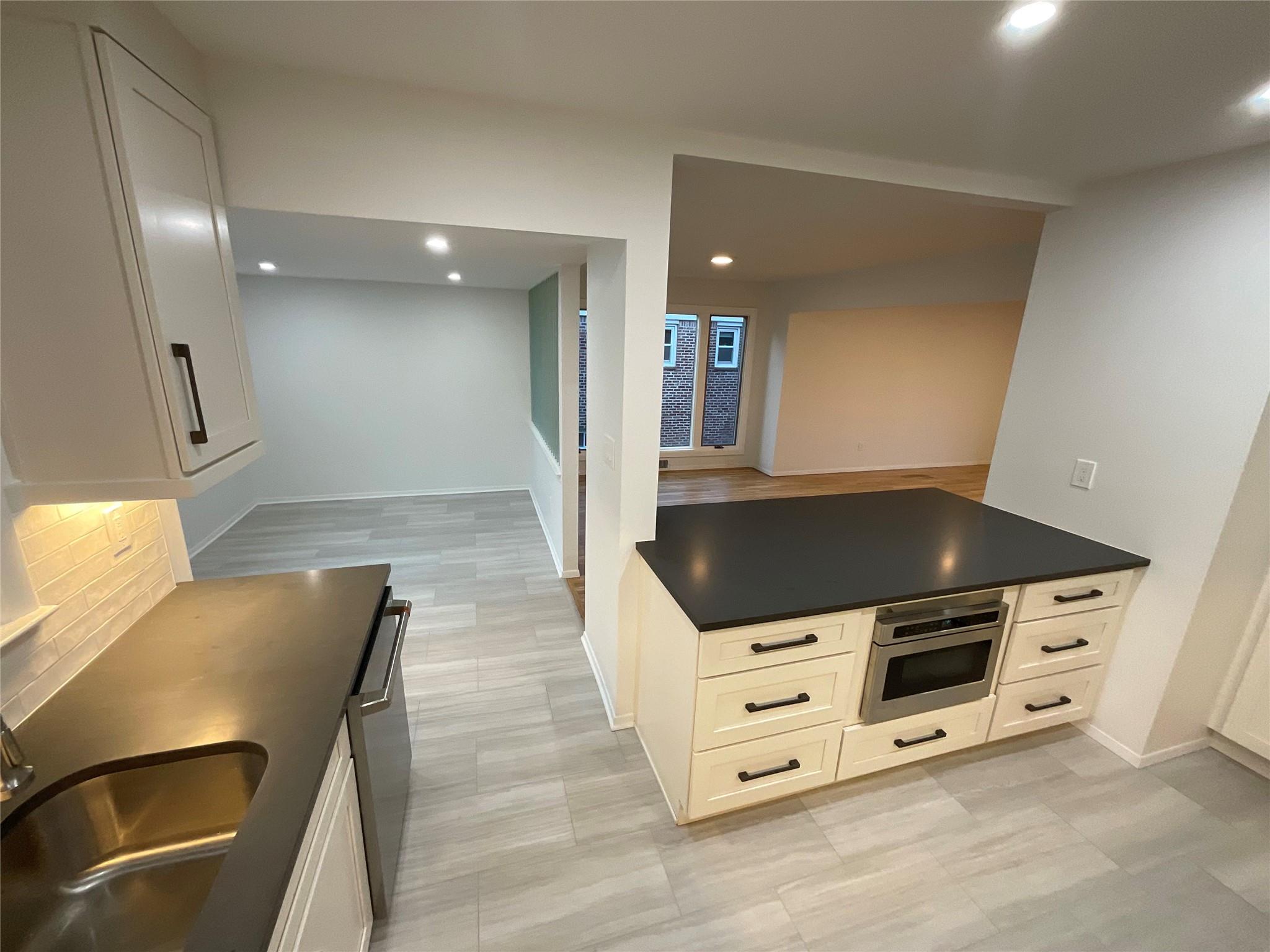 289 Birch Drive, Roslyn, New York image 14