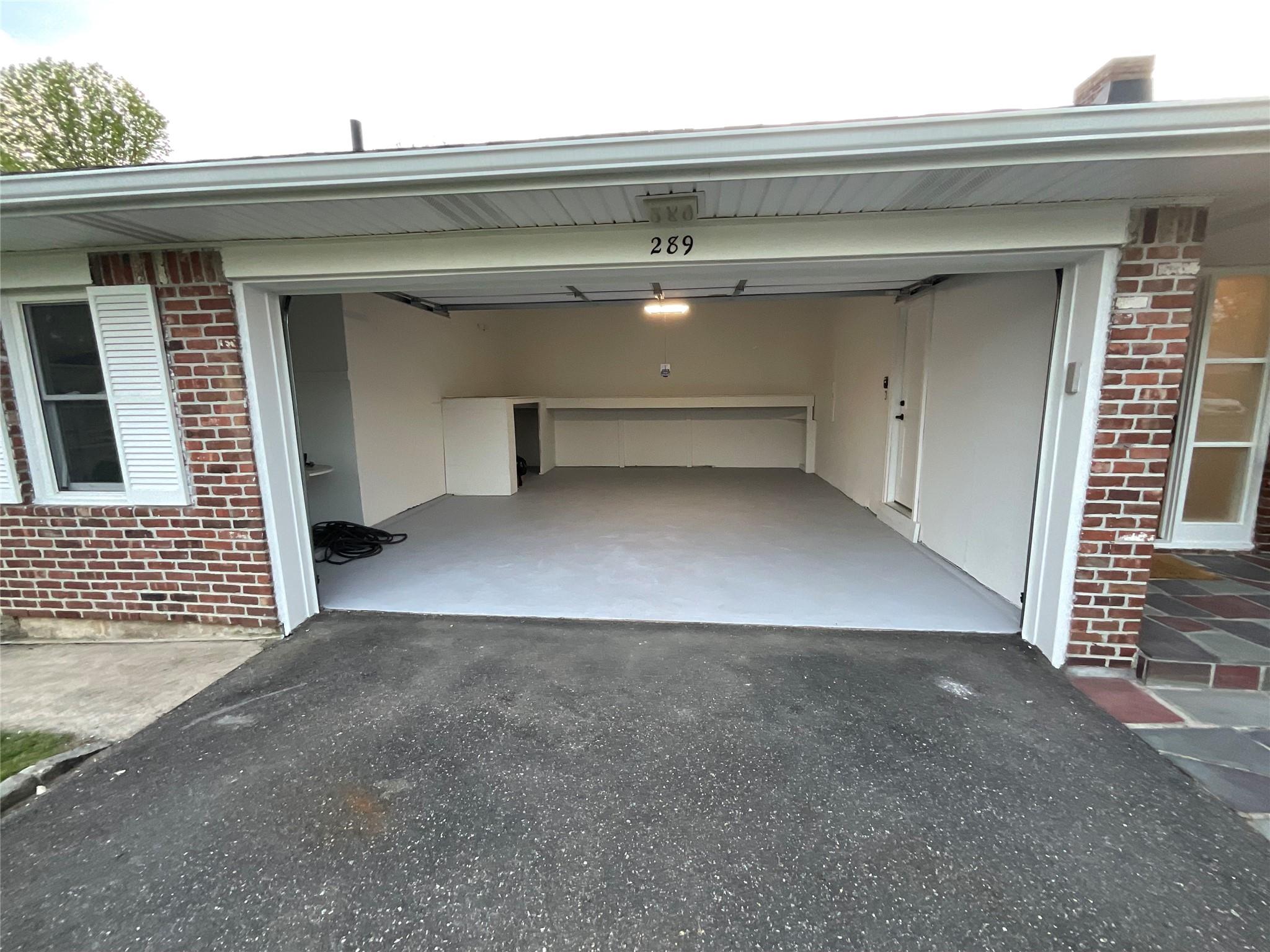 289 Birch Drive, Roslyn, New York image 33