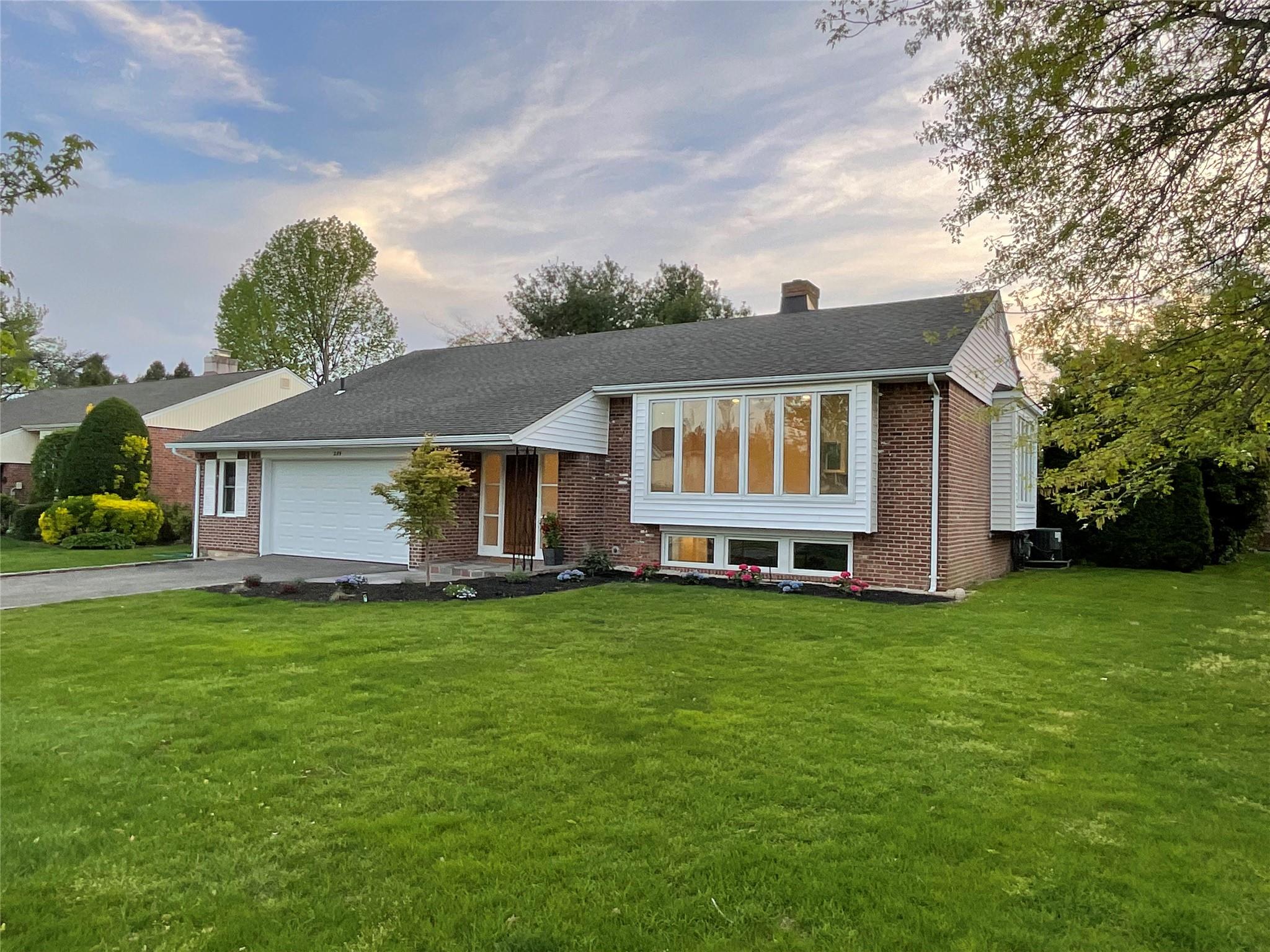 289 Birch Drive, Roslyn, New York image 1