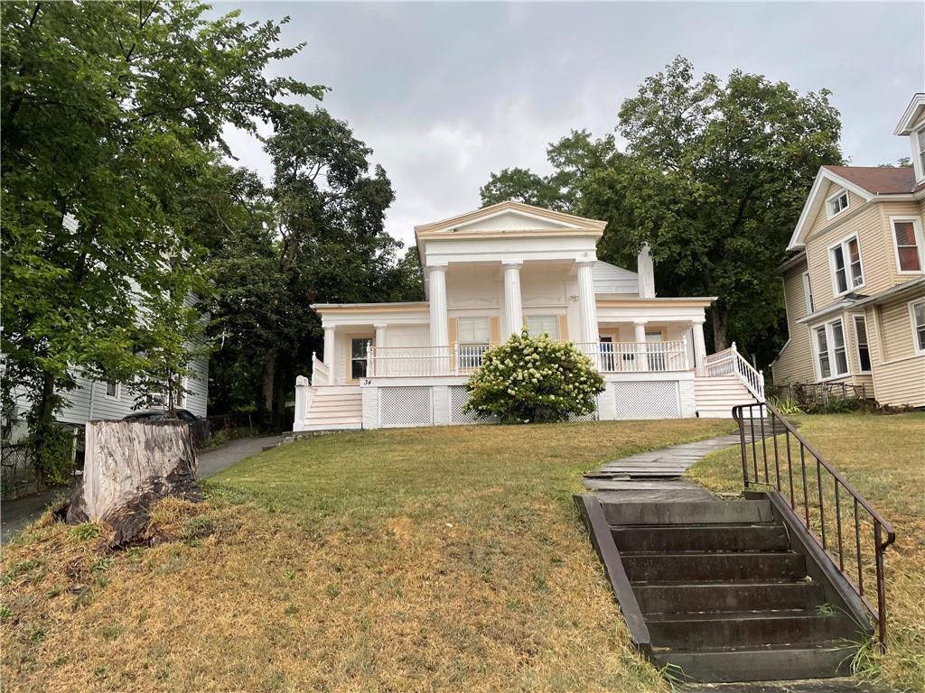 Rental Property at East Avenue 34, Middletown, New York - Bedrooms: 3 
Bathrooms: 1 
Rooms: 6  - $2,400 MO.