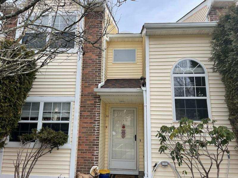 Brick Pond Road 48, Middletown, New York - 3 Bedrooms  
2 Bathrooms  
6 Rooms - 