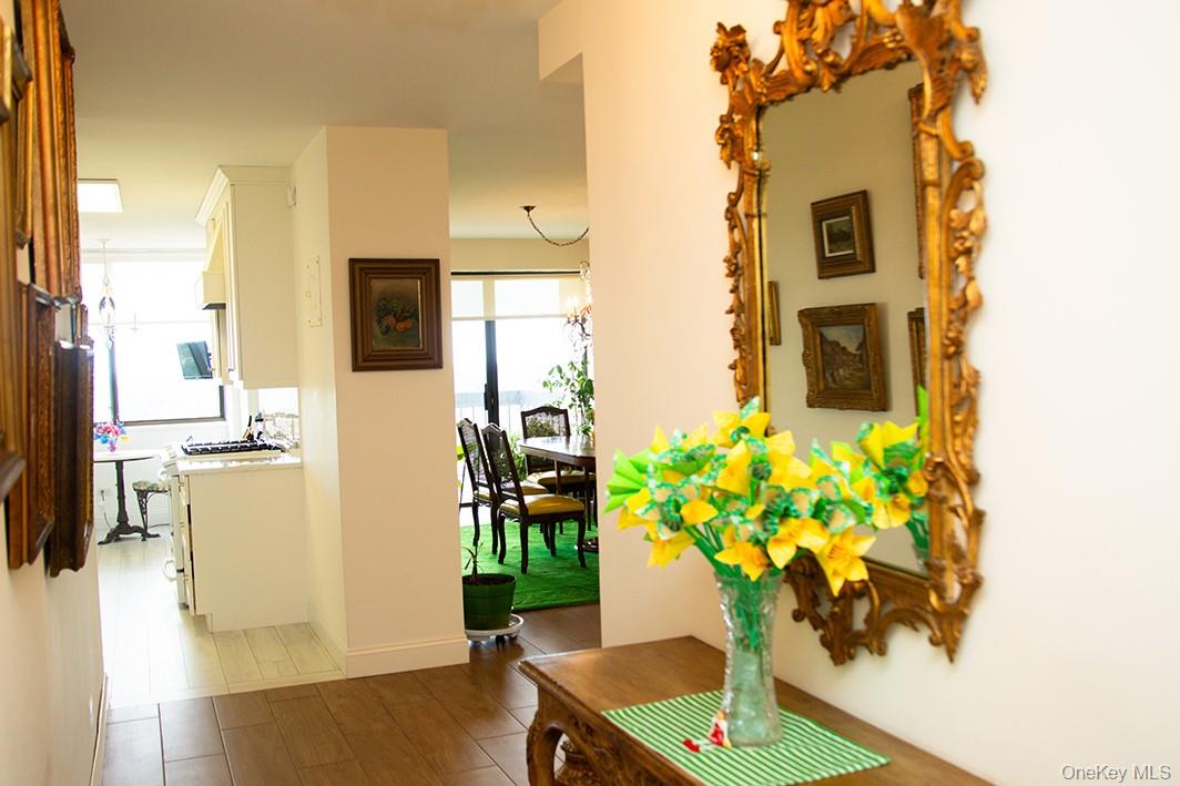 27110 grand central Parkway 19V