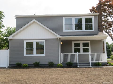 Photo of 271 Washington Avenue, Patchogue, NY 11772 (MLS # 1029752)