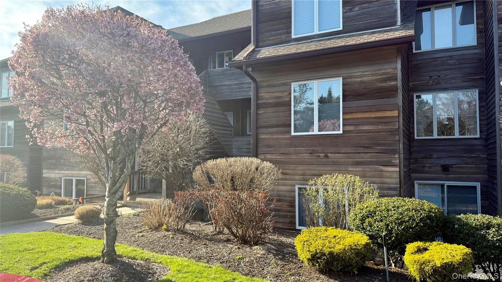 Photo of 508 Fox Hill Drive, Baiting Hollow, NY 11933 (MLS # 986852)