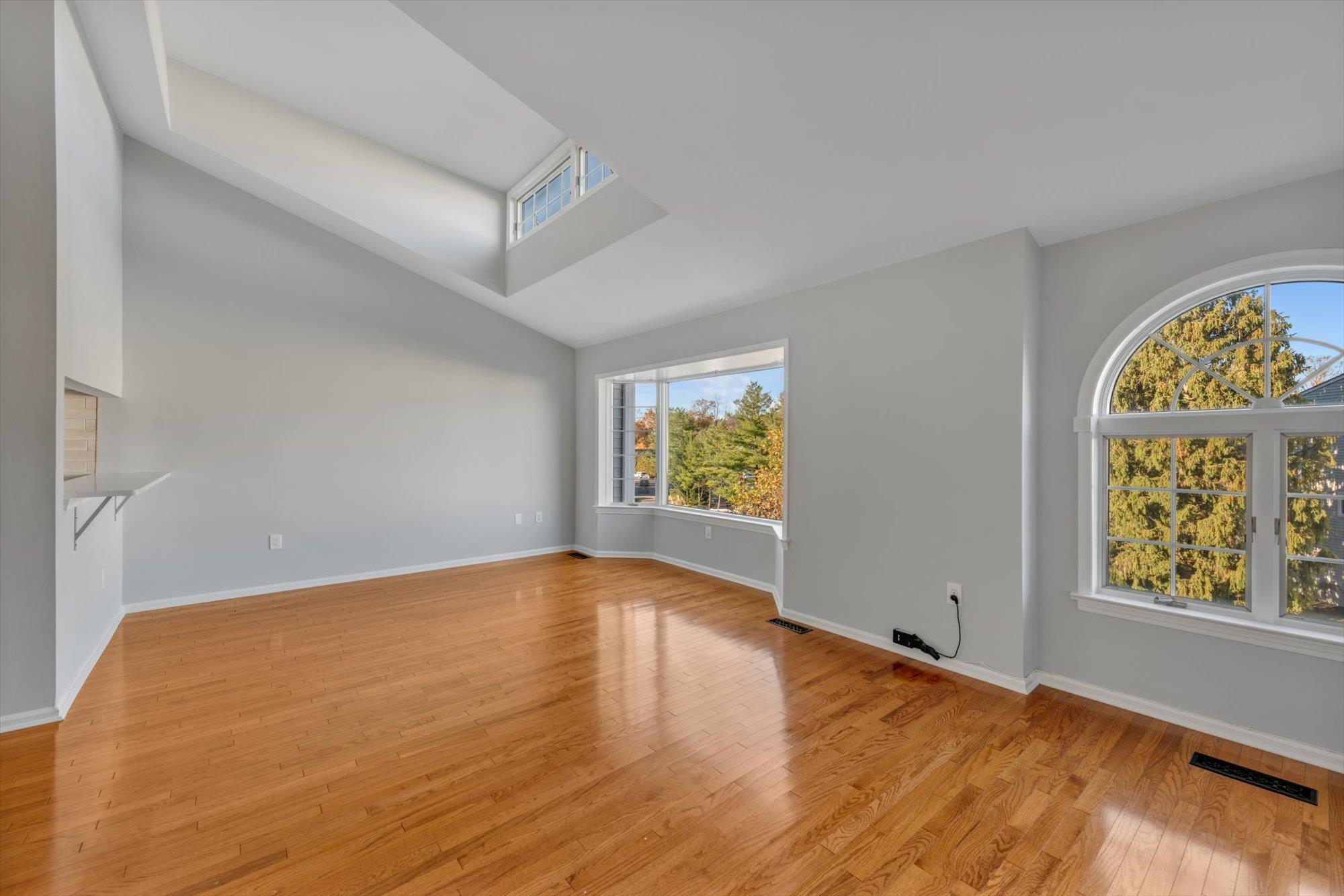 240-06B Oak Park Drive, Douglaston, New York image 2