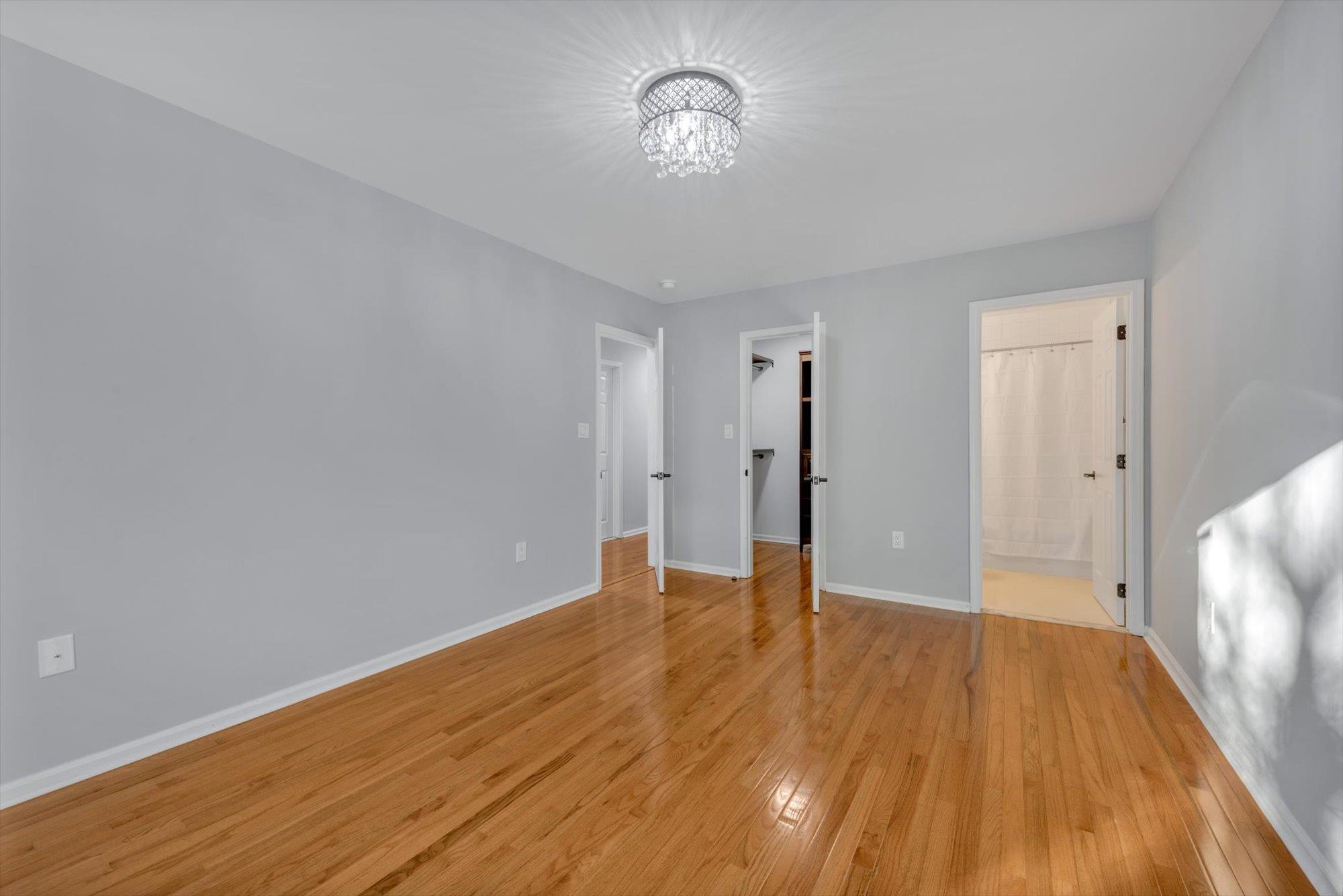 240-06B Oak Park Drive, Douglaston, New York image 11