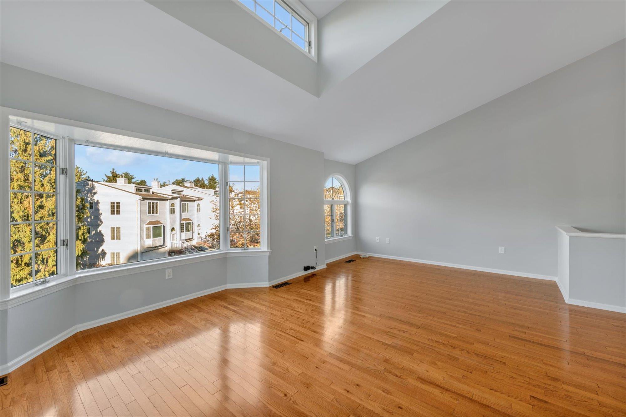 240-06B Oak Park Drive, Douglaston, New York image 3