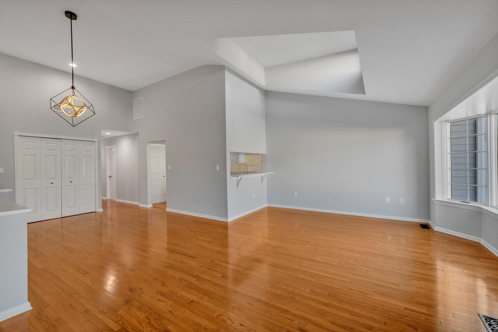 240-06B Oak Park Drive, Douglaston, New York image 4