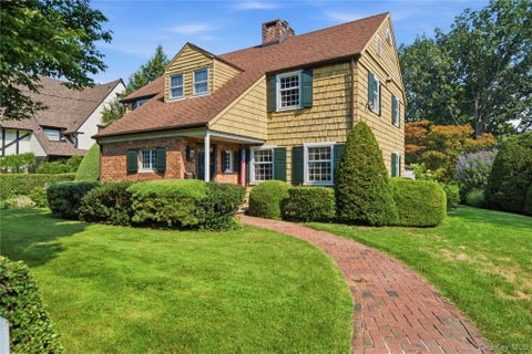 Homes For Sale - 255 Manor Road<br/> Queens County, Douglaston, NY 11363