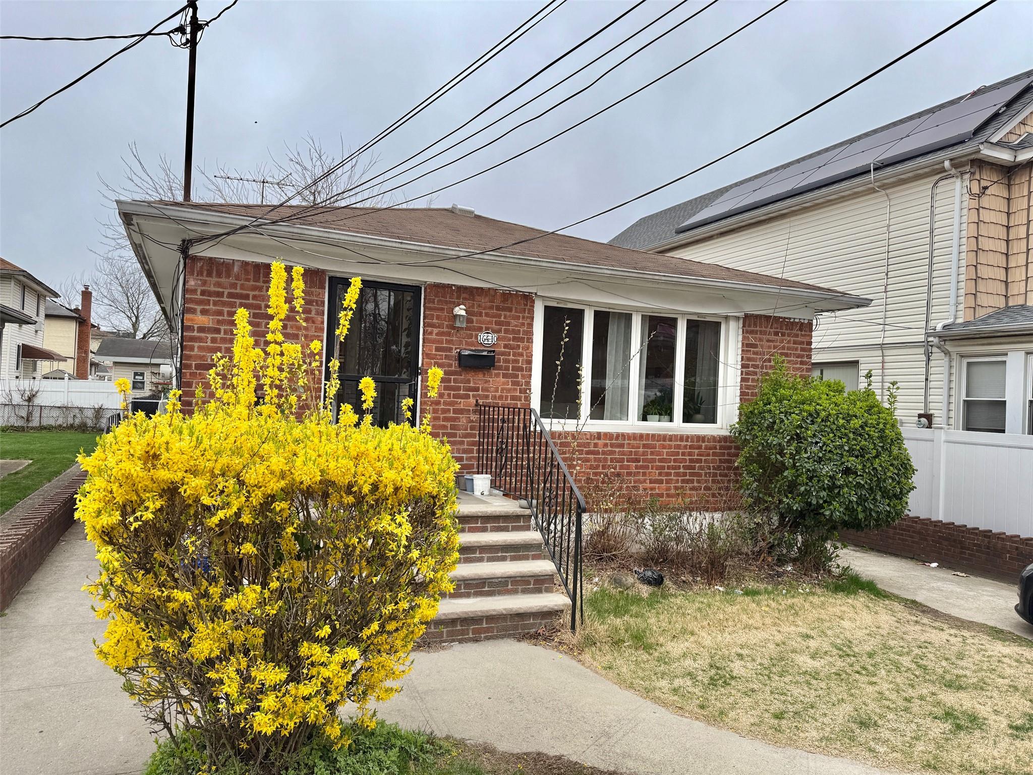 33 Ball Park Lane, Hicksville, New York image 4