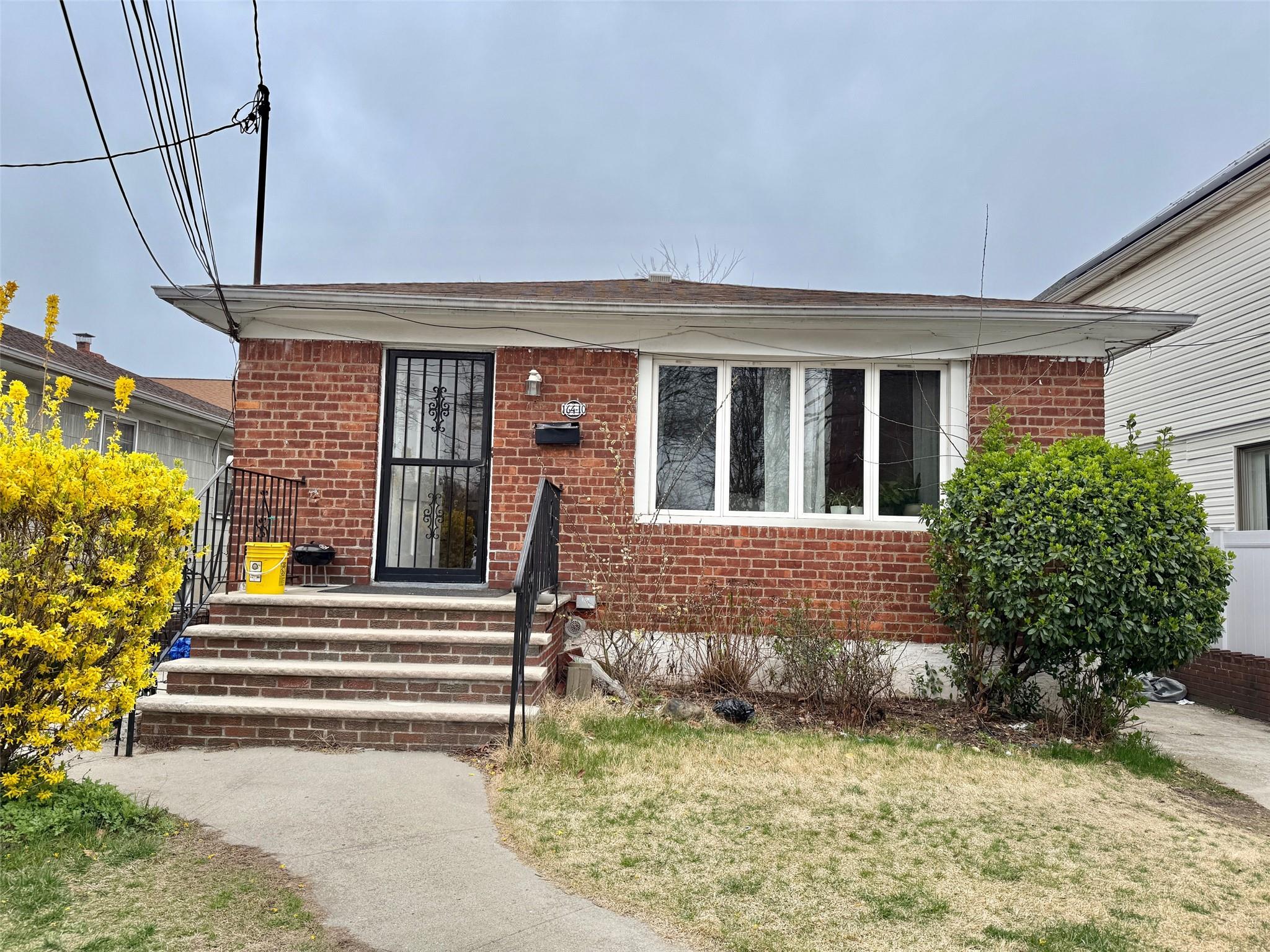 33 Ball Park Lane, Hicksville, New York image 2