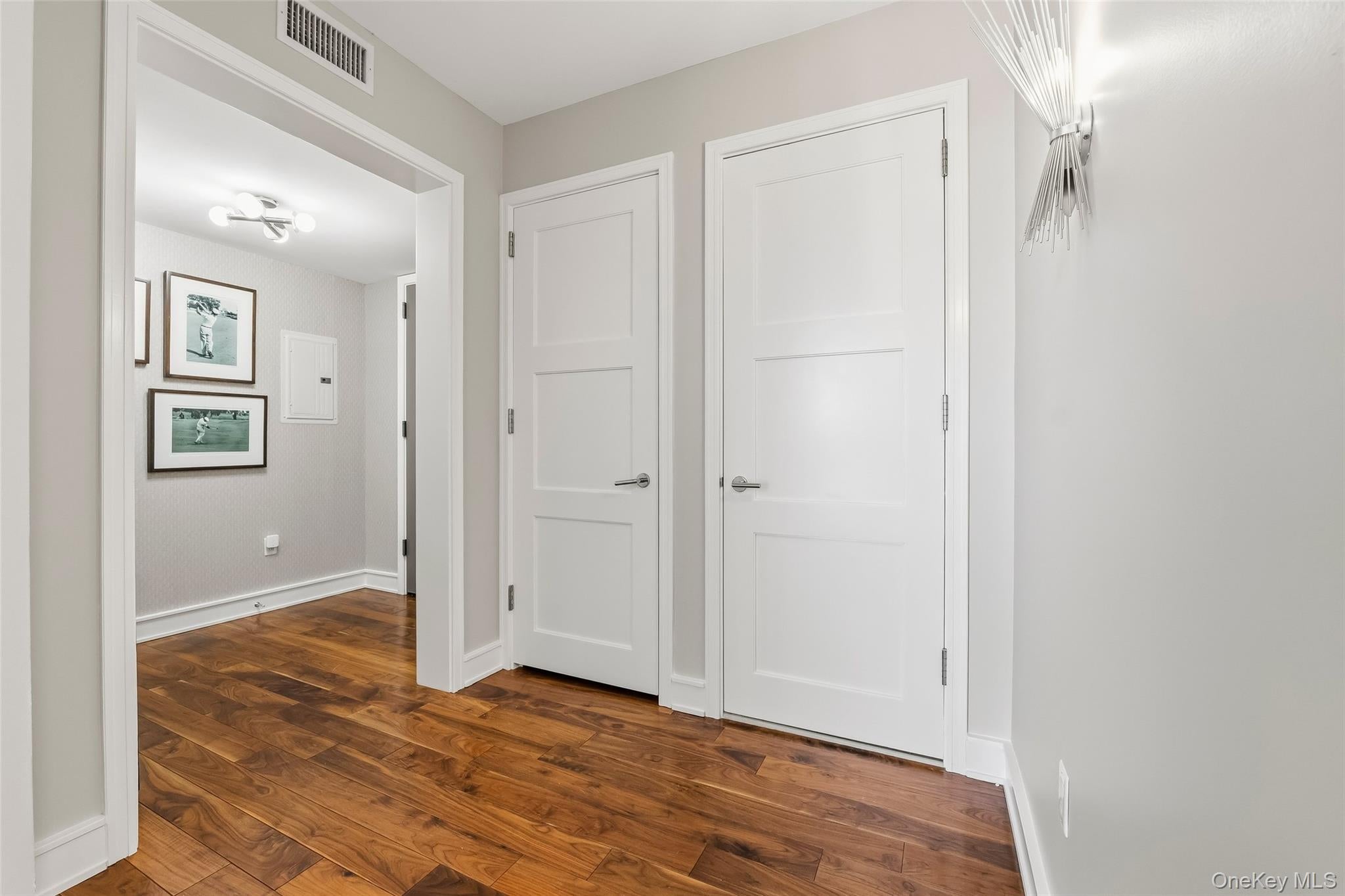 1 Renaissance Square 19G