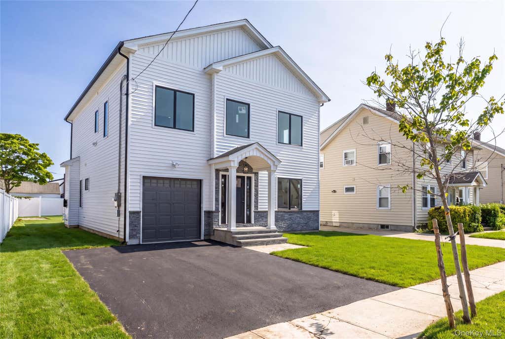 Photo of 43 Westbury Avenue, Mineola, NY 11501 (MLS # 1031927)