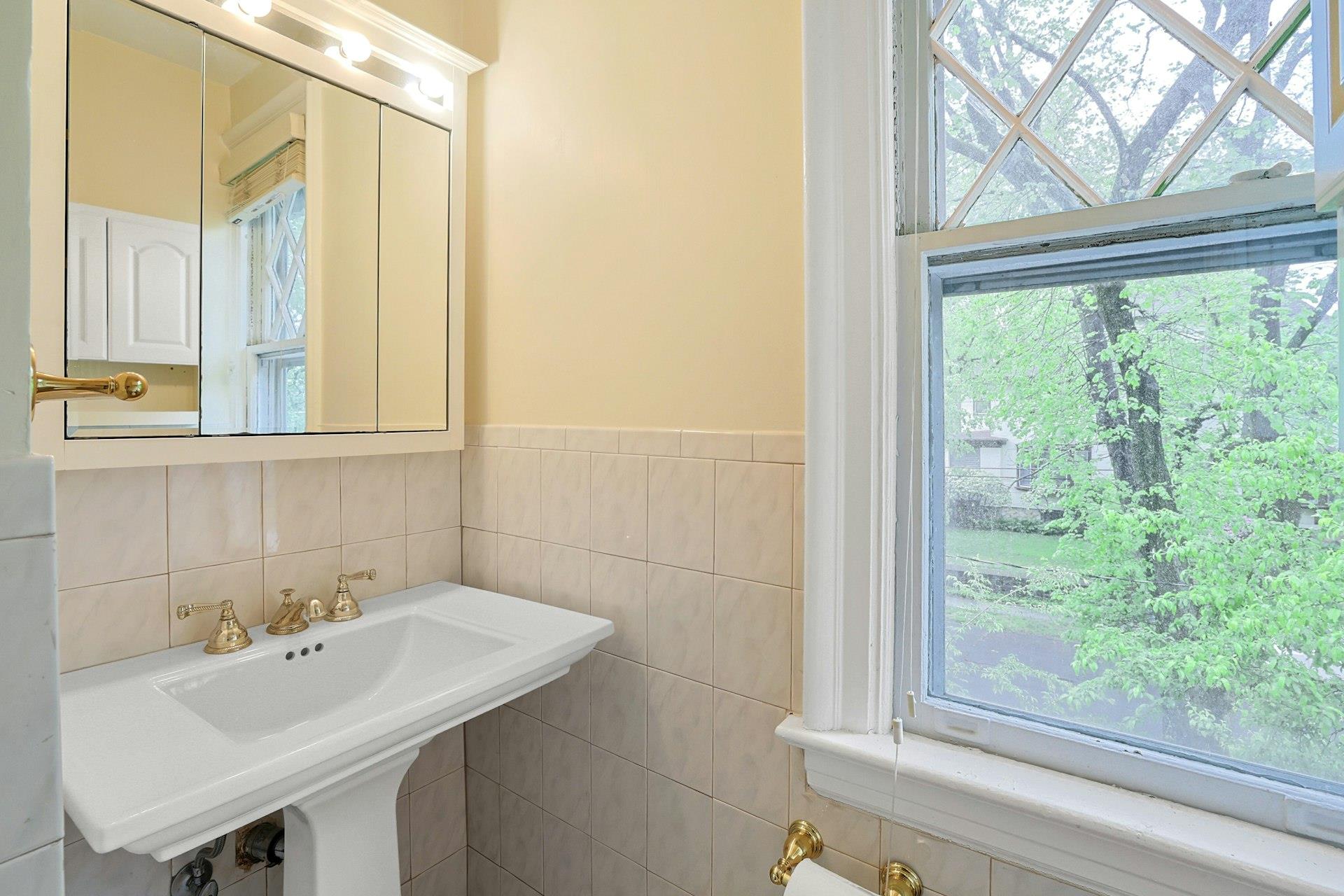 67 Bon Air Avenue, New Rochelle, New York image 16