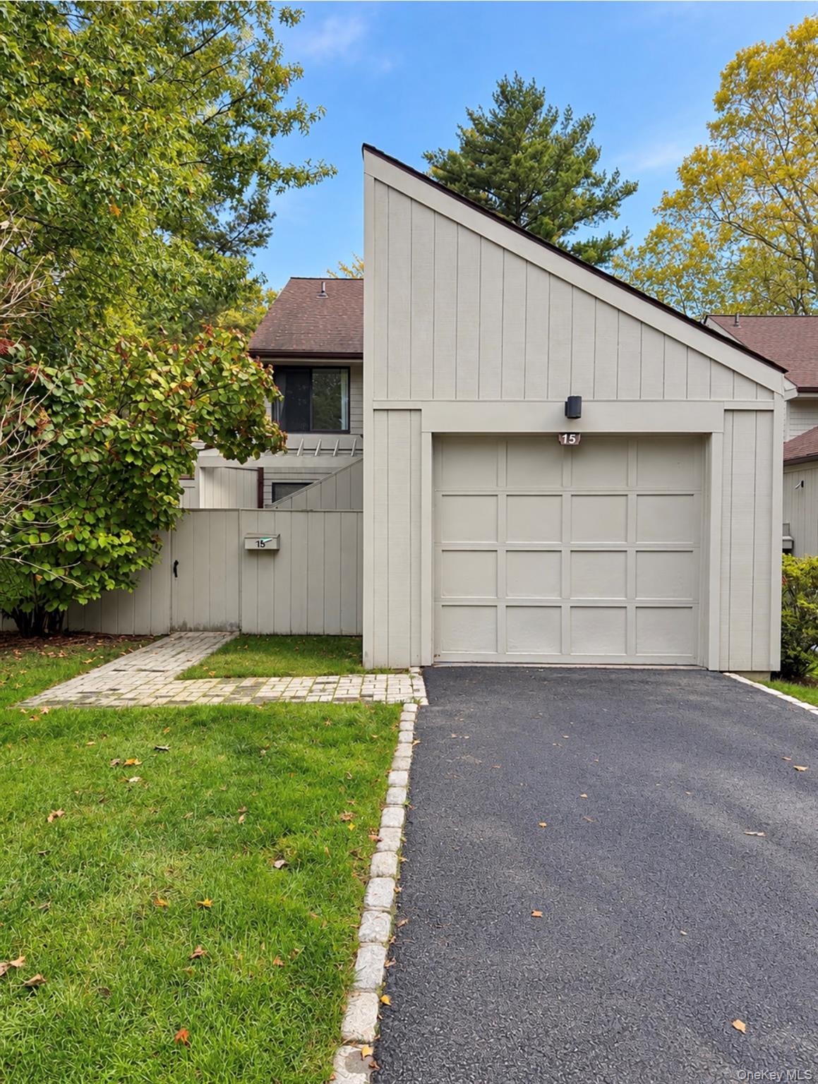 15 Pine Ridge Road