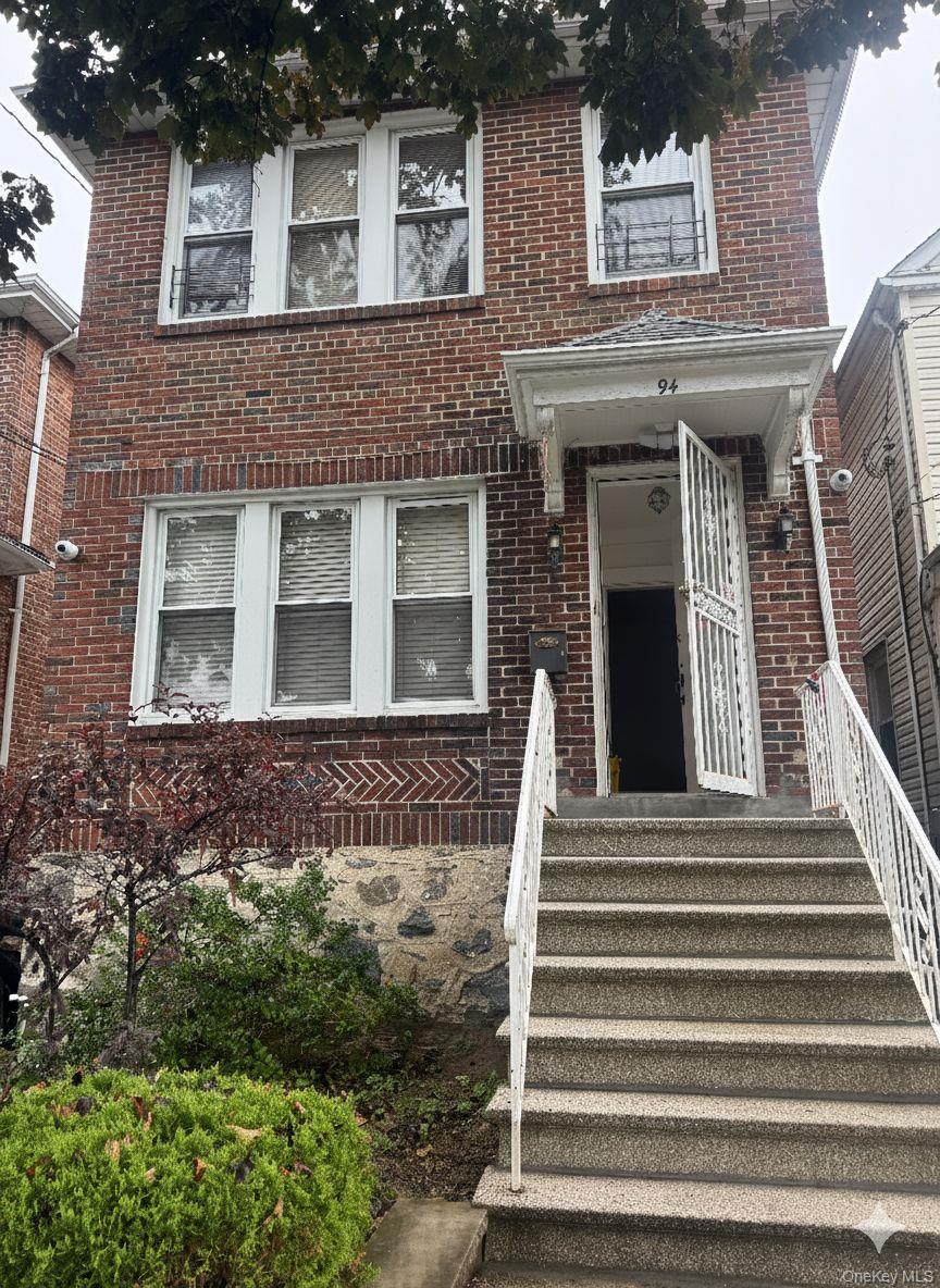 94 Hyatt Avenue