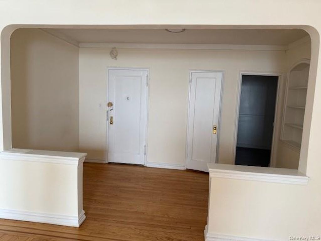 Photo of 118-14 83rd Avenue #3G, Kew Gardens, NY 11415 (MLS # 944433)