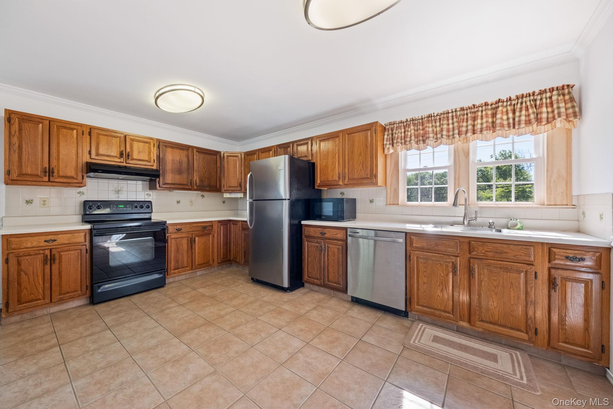 189 Lakeside Road