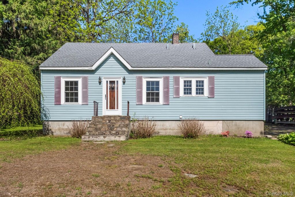 Photo of 189 Lakeside Road, Newburgh, NY 12550 (MLS # 984608)