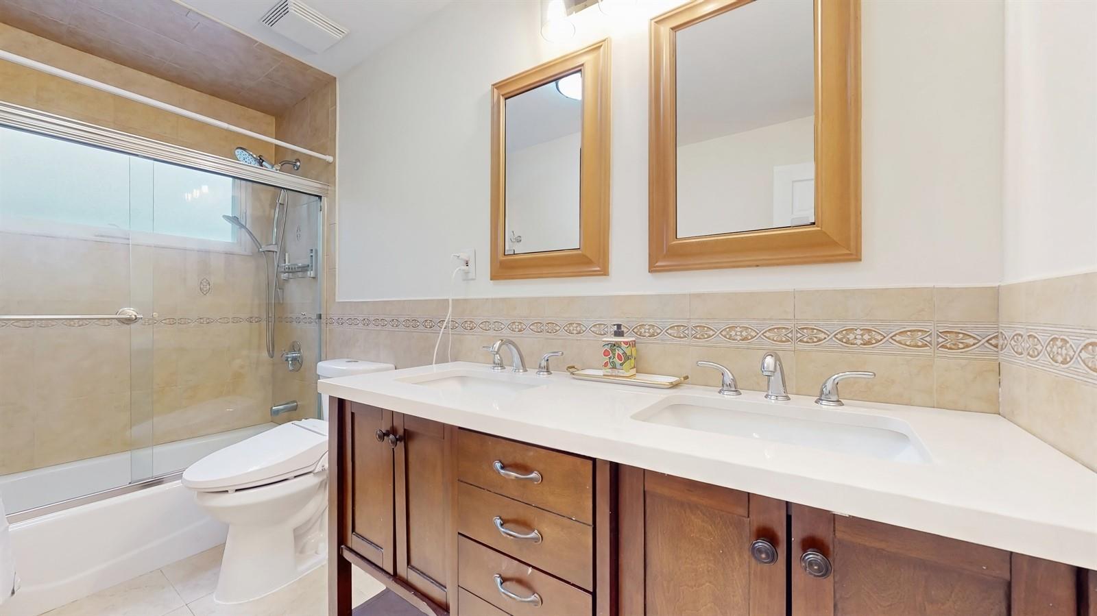 25 Charter Avenue, Dix Hills, New York image 20