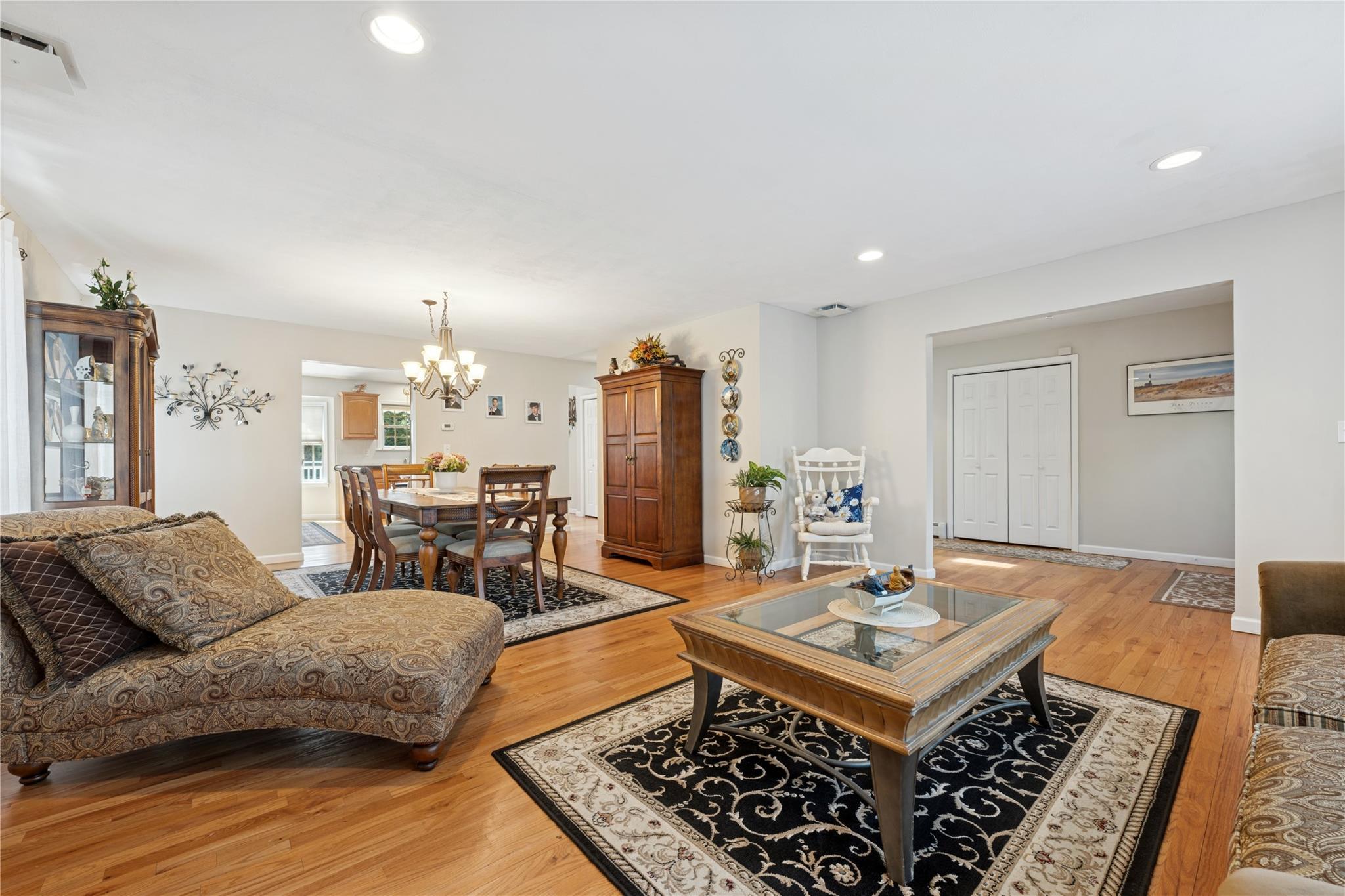 2062 Washington Avenue, Seaford, New York image 6