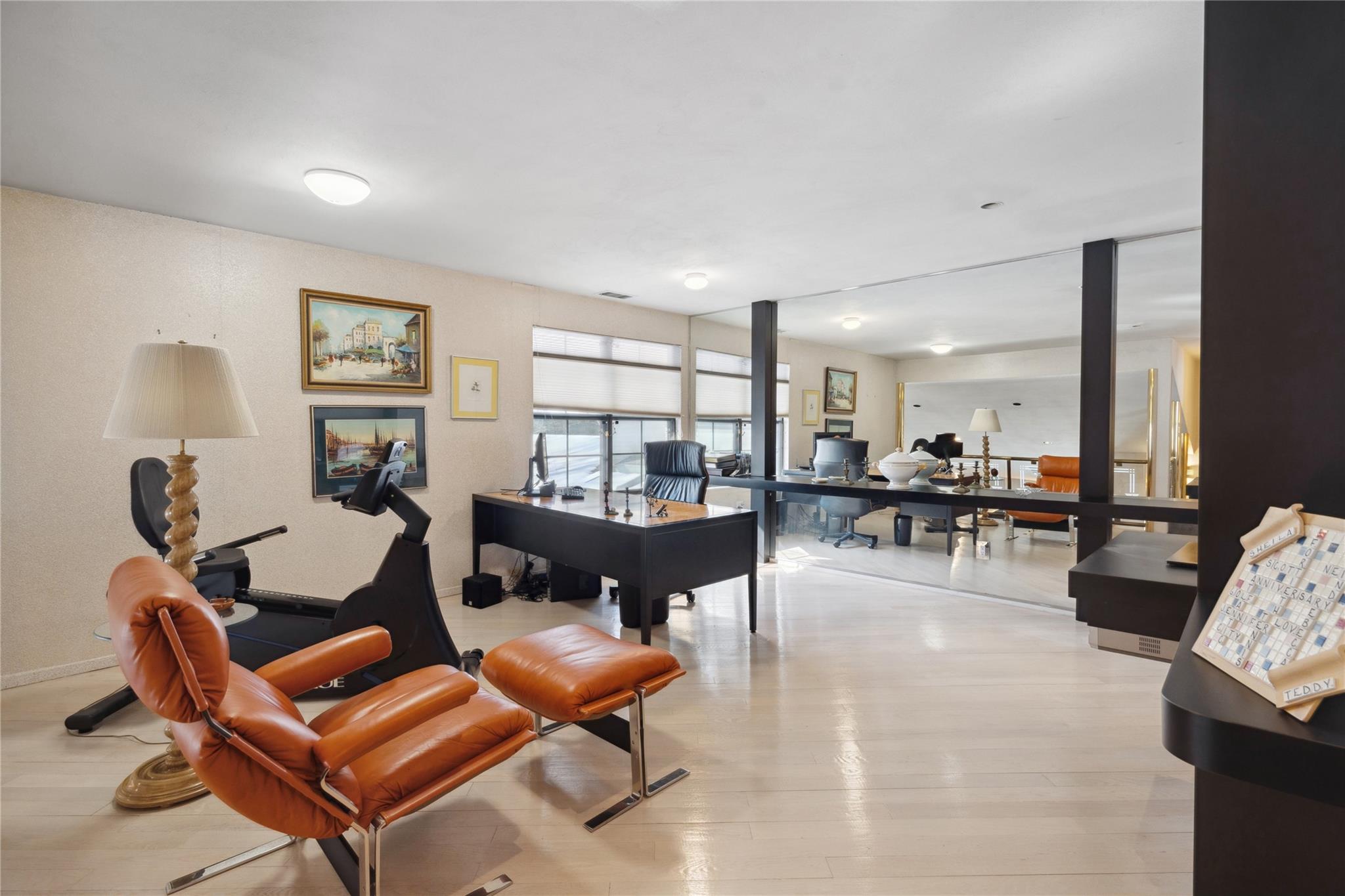 97 Crows Nest Ct, Manhasset, New York image 11