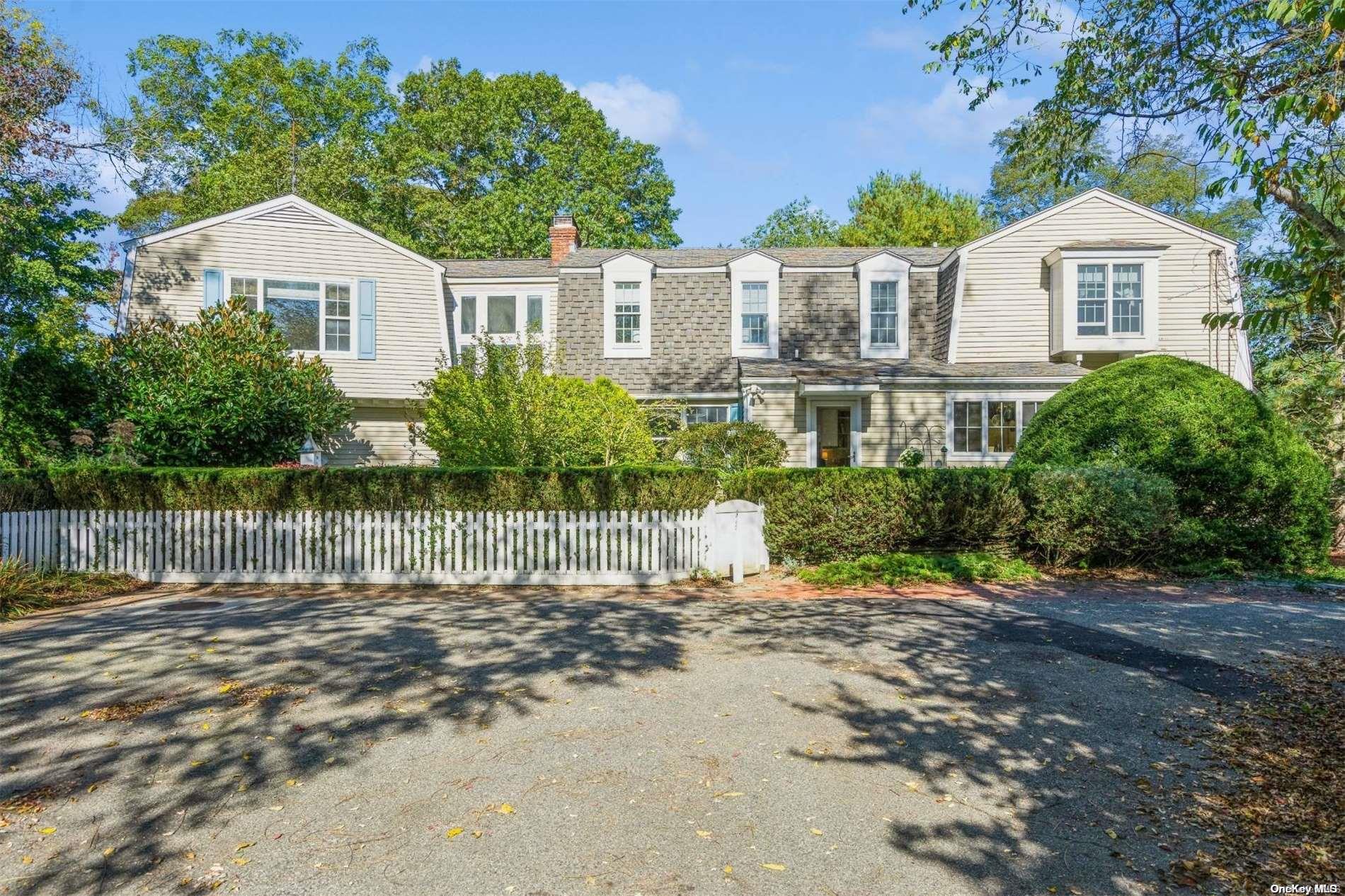 Pheasant Lane, Remsenburg, Hamptons, NY - 5 Bedrooms  
4.5 Bathrooms - 